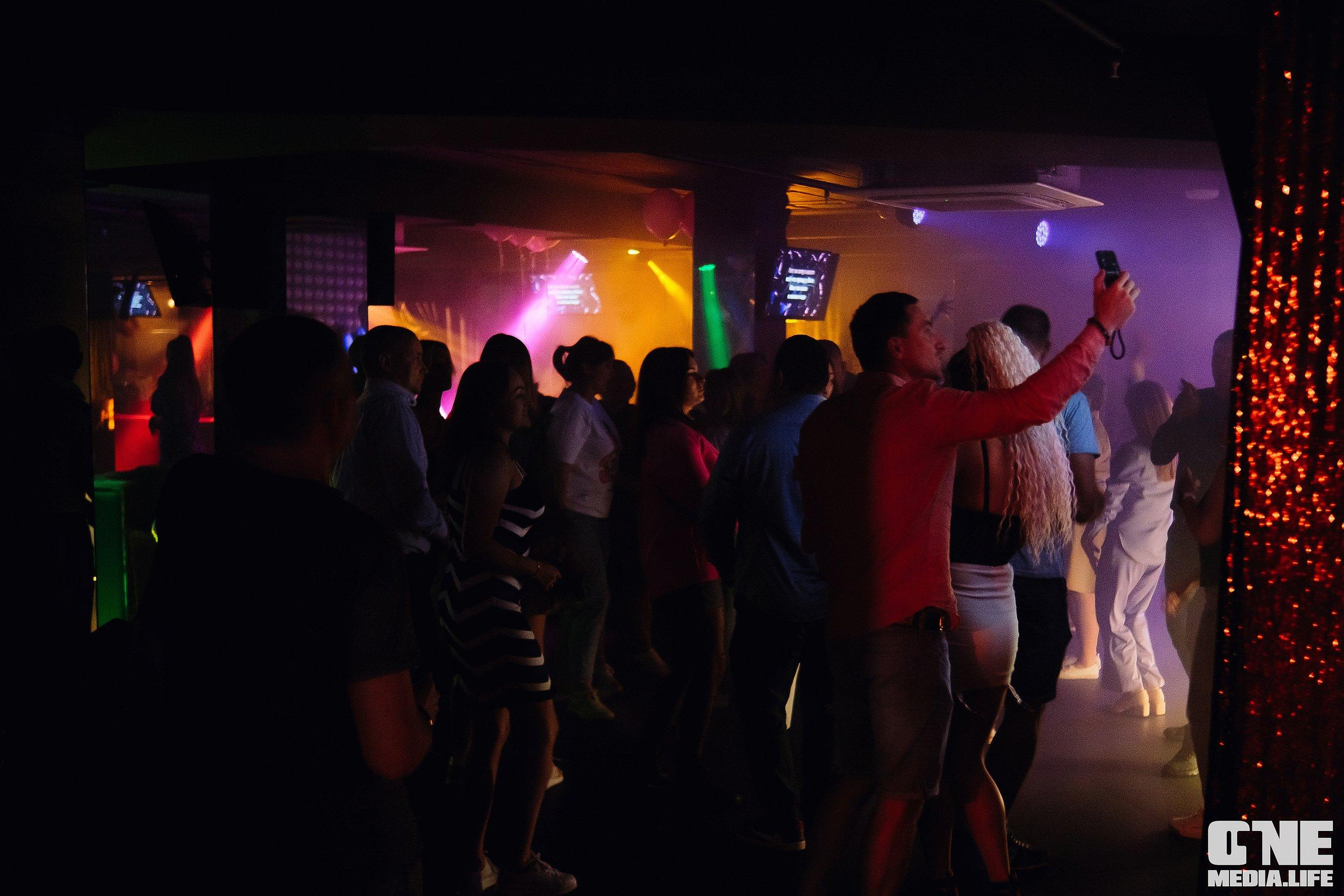 Фоторепортаж из караоке-клуба Эйфория. One Media Life: фоторепортажи, фотоотчеты с мероприятий и заведений