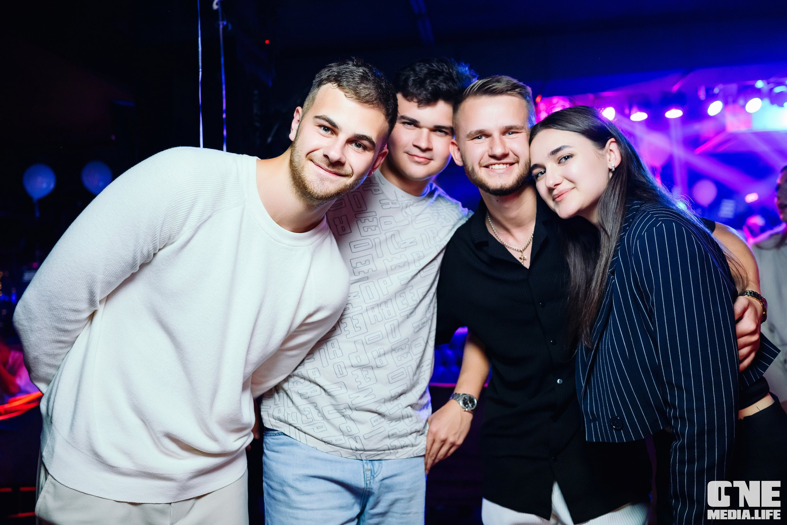 Фоторепортаж из караоке-клуба Эйфория. One Media Life: фоторепортажи, фотоотчеты с мероприятий и заведений