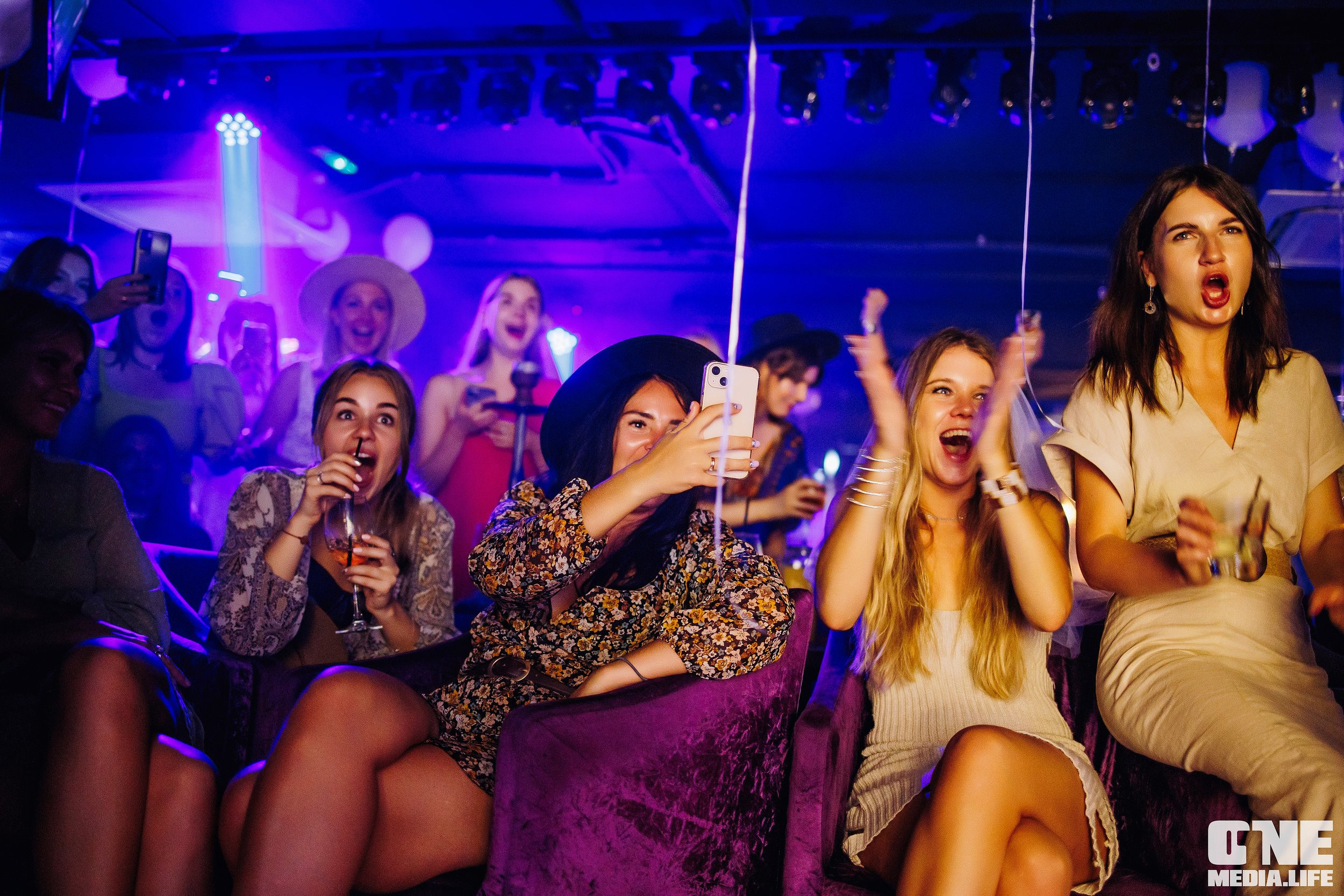 Репортаж из караоке-клуба Эйфория. One Media Life: фоторепортажи, фотоотчеты с мероприятий и заведений