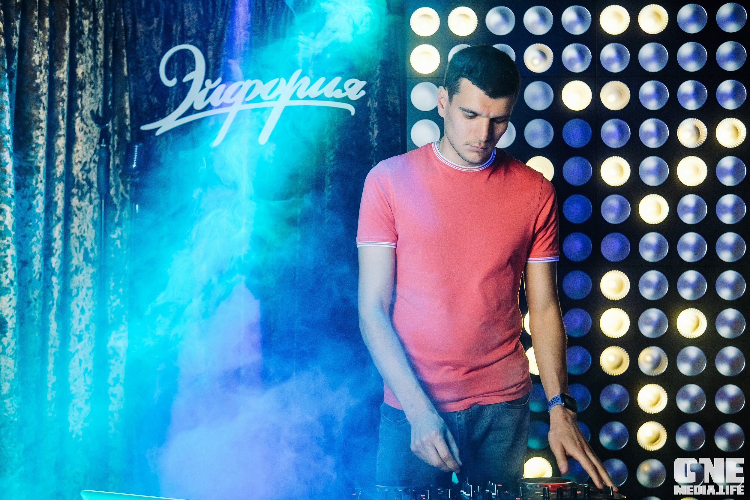 Фоторепортаж из караоке-клуба Эйфория. One Media Life: фоторепортажи, фотоотчеты с мероприятий и заведений