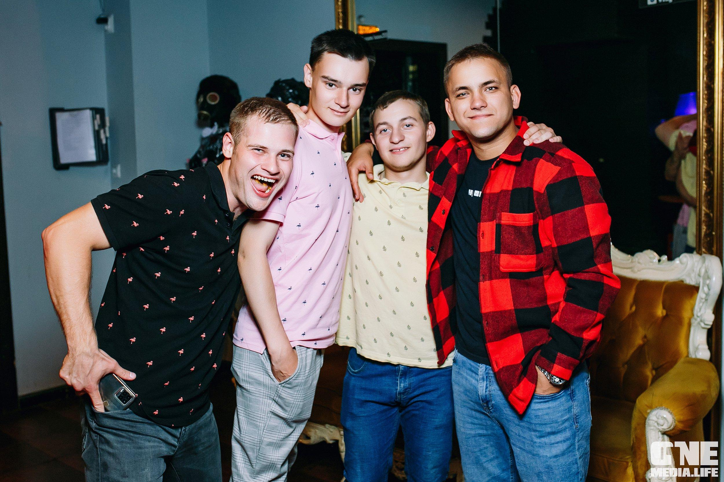 Фоторепортаж из караоке-клуба Эйфория. One Media Life: фоторепортажи, фотоотчеты с мероприятий и заведений