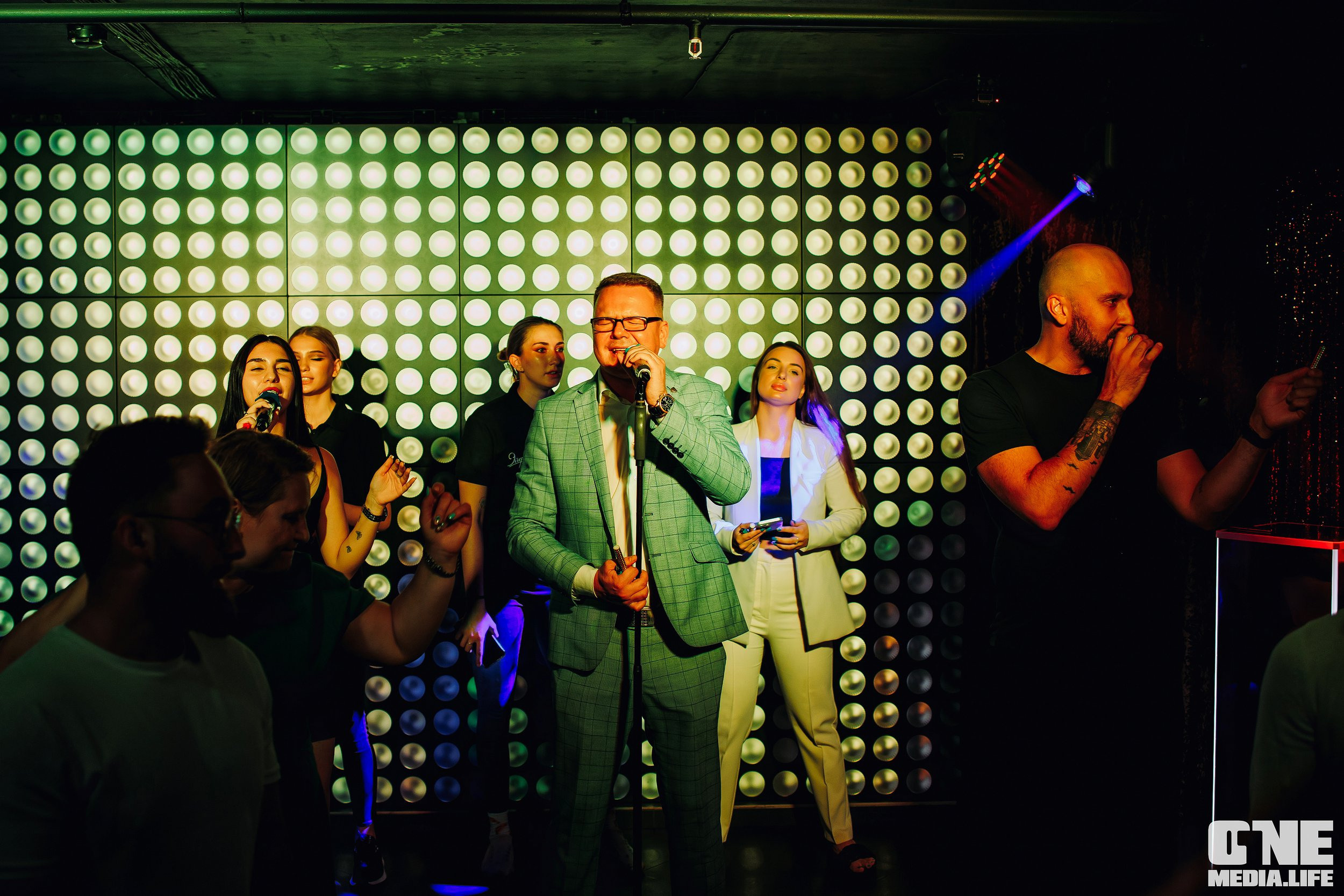 Репортаж из караоке-клуба Эйфория. One Media Life: фоторепортажи, фотоотчеты с мероприятий и заведений