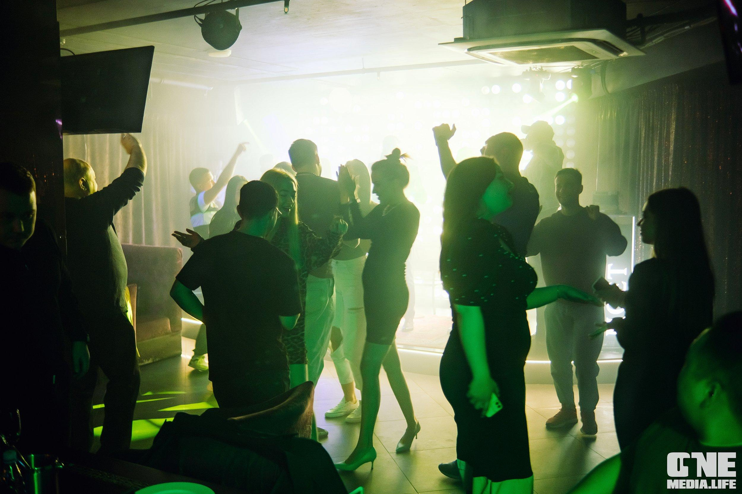 Фоторепортаж из караоке-клуба Эйфория. One Media Life: фоторепортажи, фотоотчеты с мероприятий и заведений