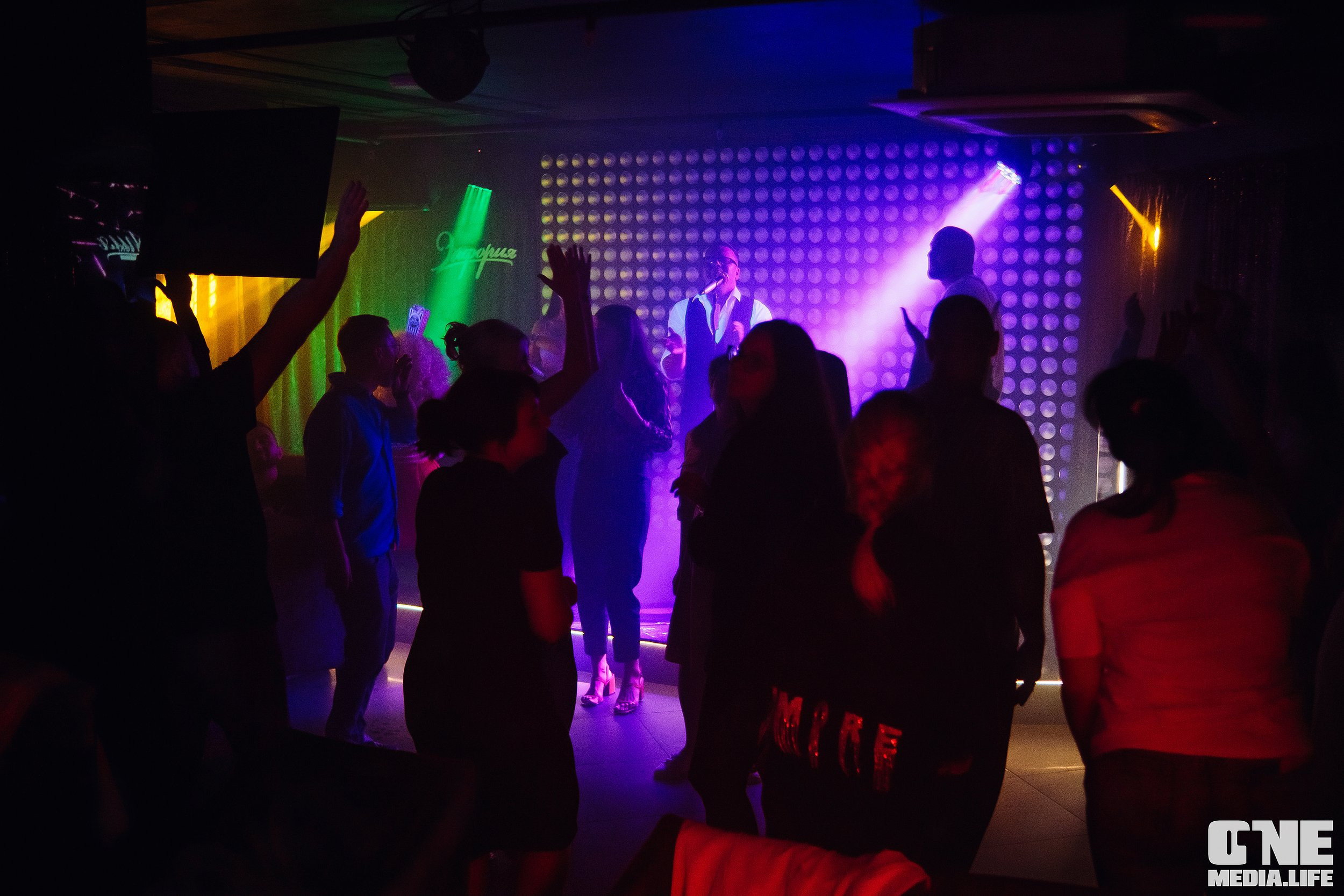 Фоторепортаж из караоке-клуба Эйфория. One Media Life: фоторепортажи, фотоотчеты с мероприятий и заведений