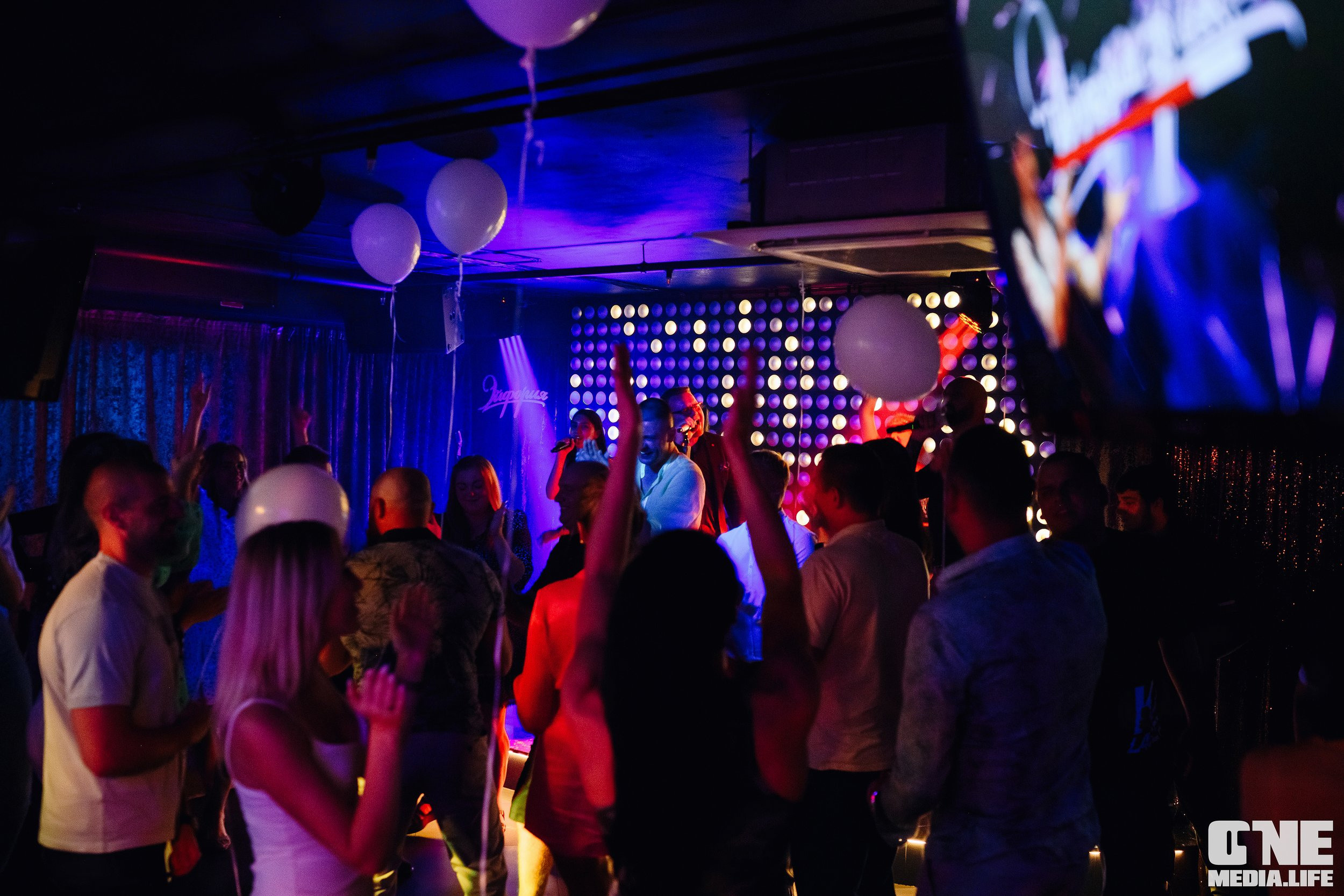 Фоторепортаж из караоке-клуба Эйфория. One Media Life: фоторепортажи, фотоотчеты с мероприятий и заведений