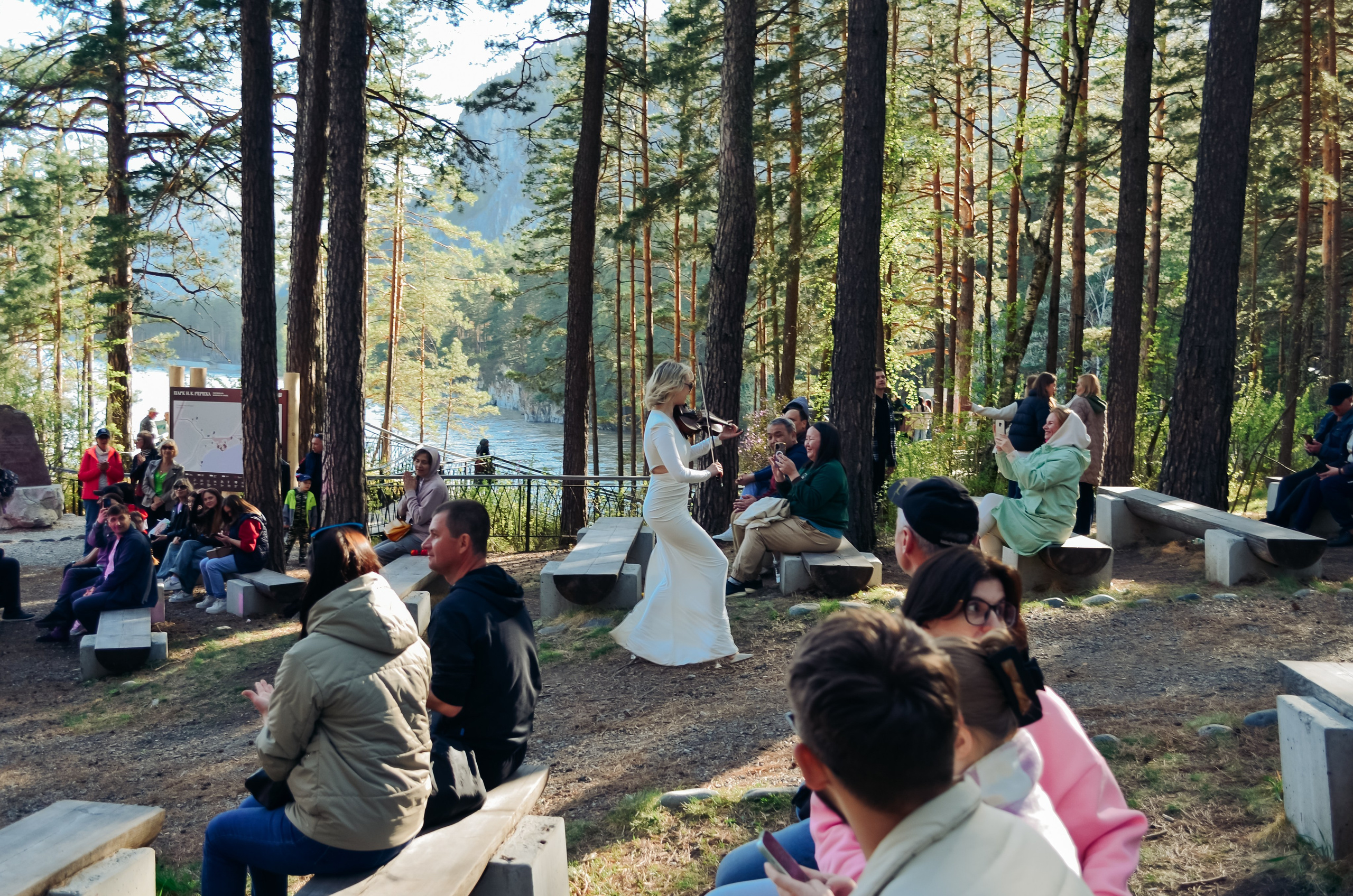 Фестиваль «Цветение Маральника на Алтае 2025». Фоторепортаж. Денисова Аля — фотограф для парных съемок и индивидуальных историй в Барнауле