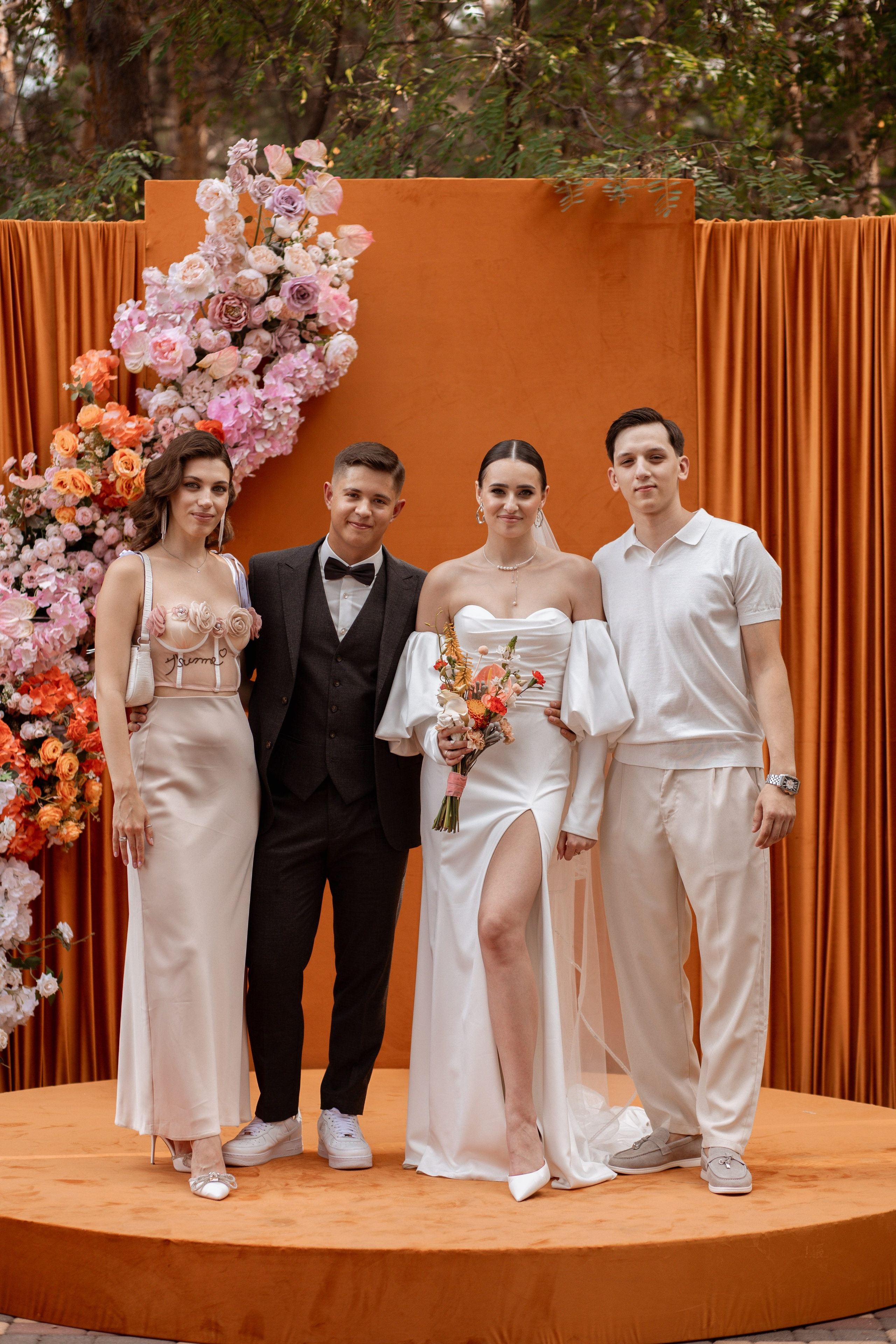 LoveLand: свадьба в тёплых оттенках 🧡. Свадебный фотограф Елена Рубцова