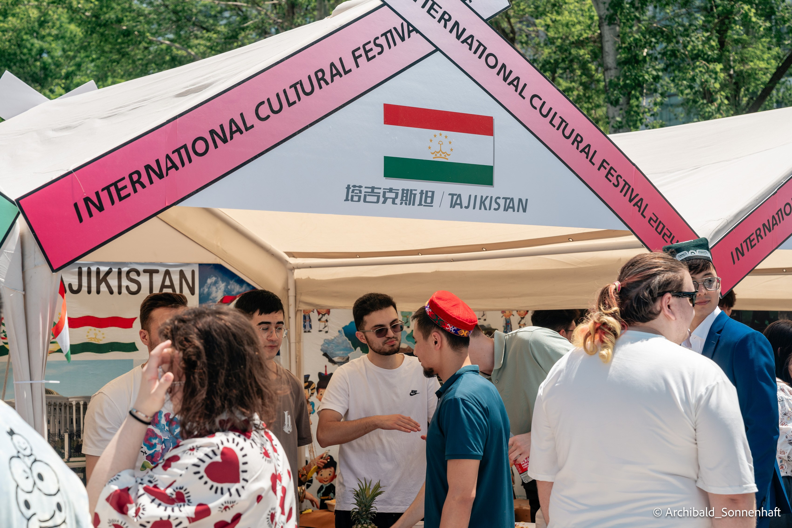 TJU Cultural Festival. Photographer in Guangzhou, China. Archibald Sonnenhaft