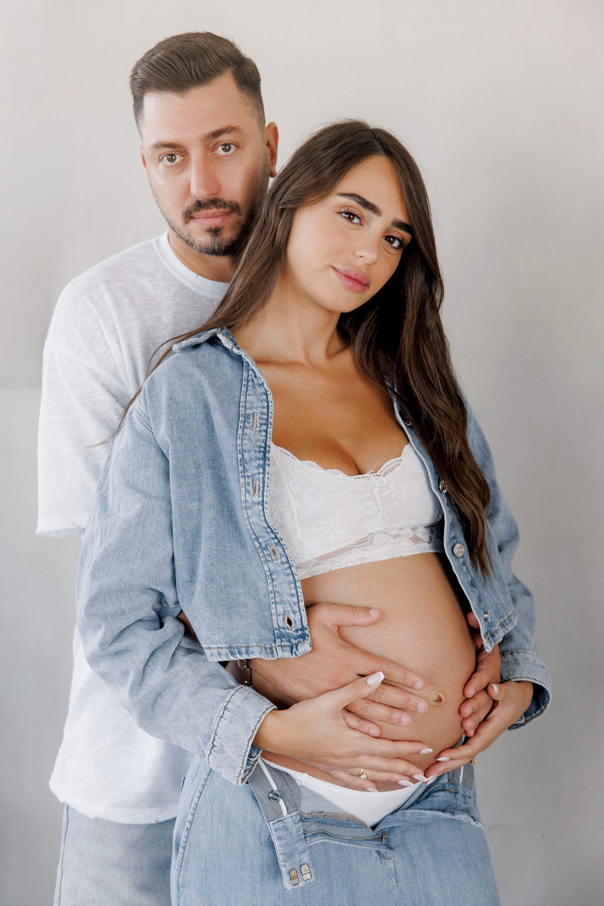 Pregnancy photoshoot inside the studio in Tel Aviv. Главная