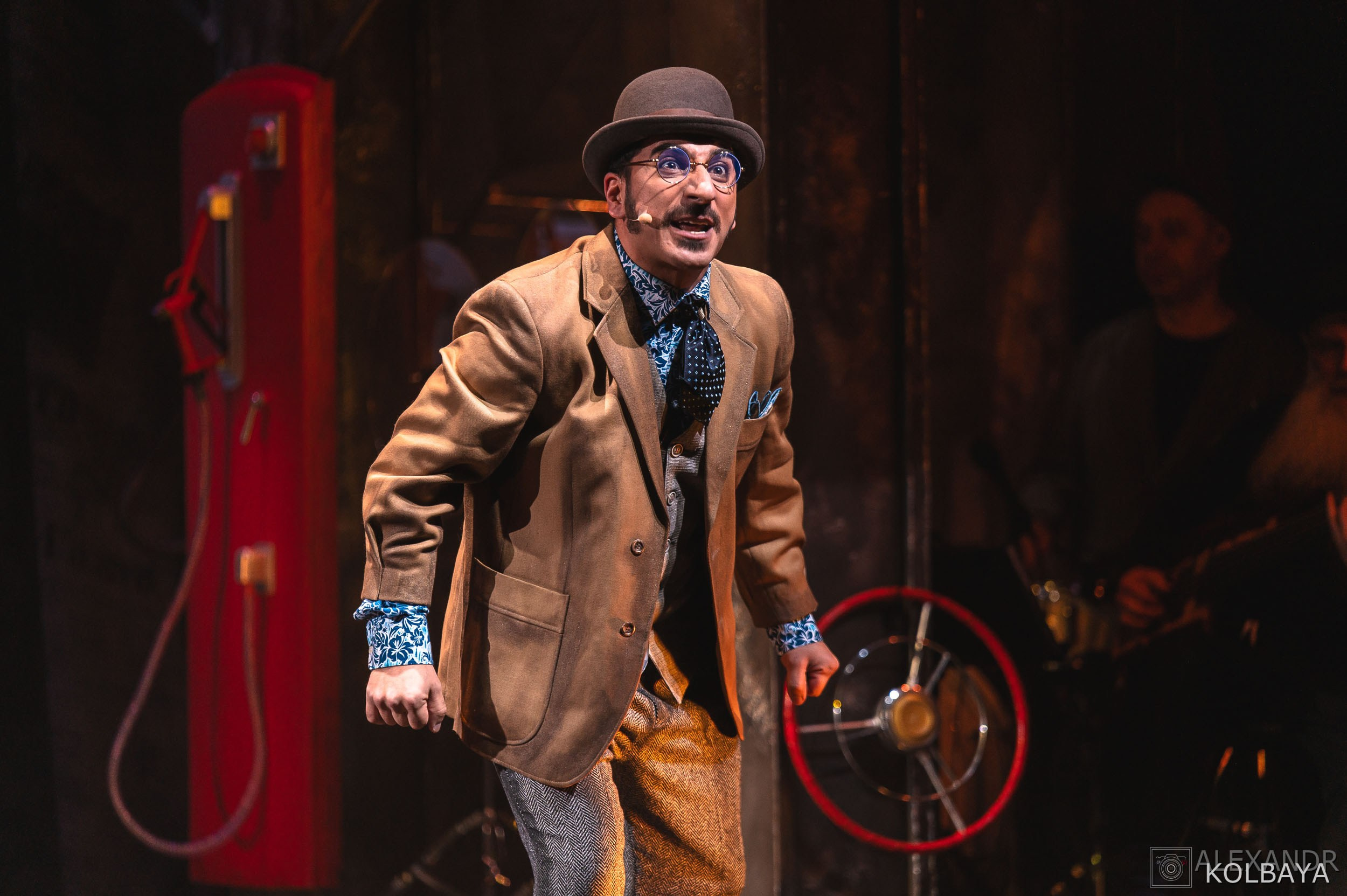 Фотографии со спектакля «Однажды в городе N». Концертный и театральный репортажный фотограф в Москве Александр Колбая