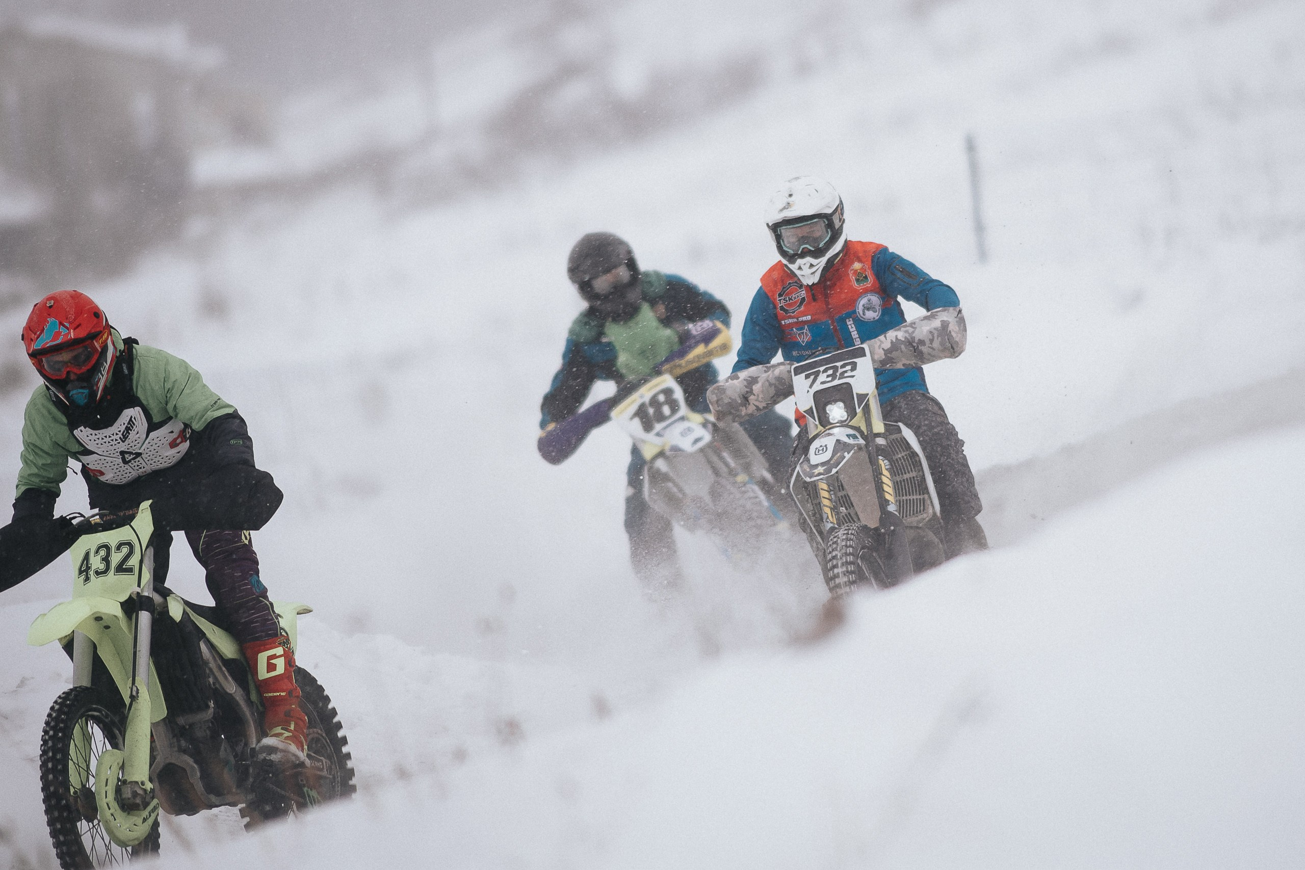 29.12.2024 — Праздничная тренировка на мотоциклетной трассе Люскус. Репортажный фотограф в Кемерово