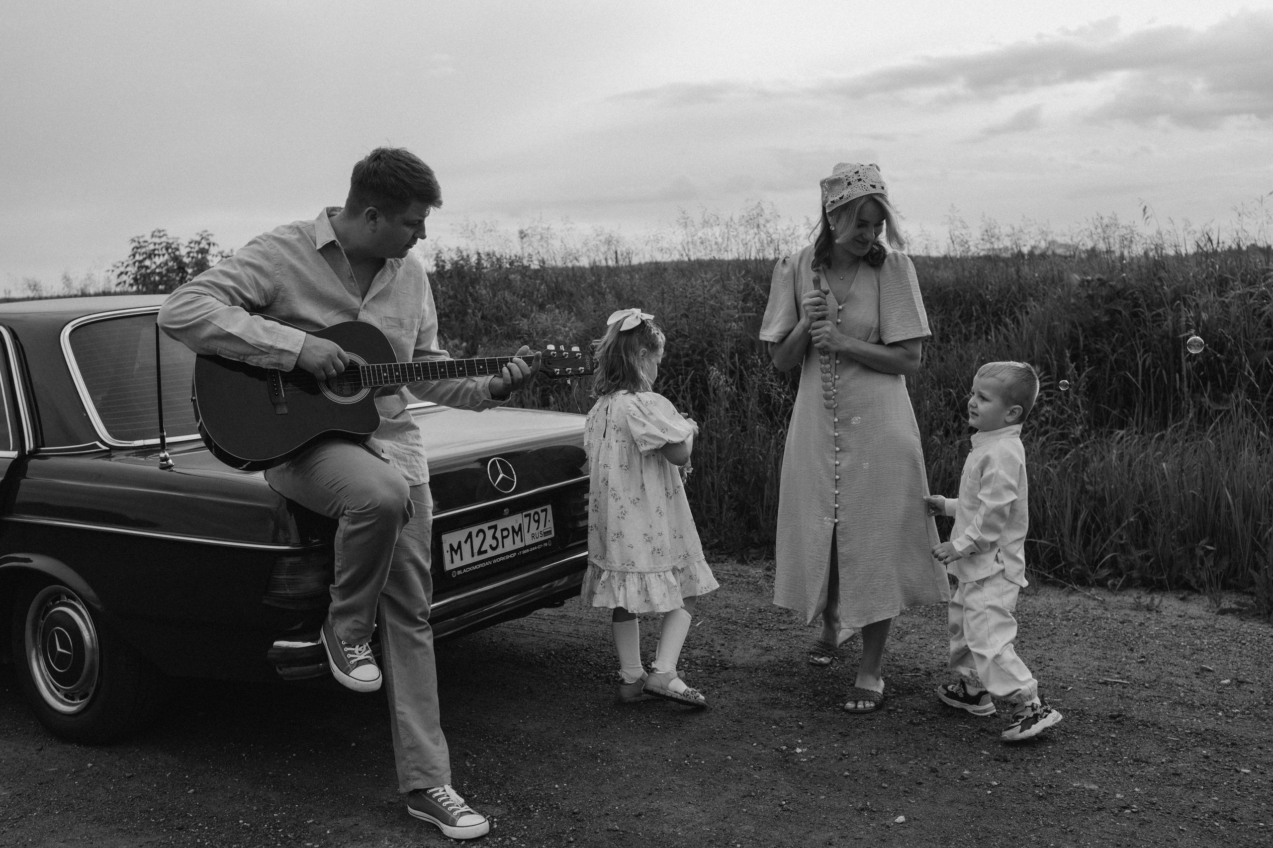 Гитара и закат. Семейный и женский фотограф в Москве Коновалова Олеся