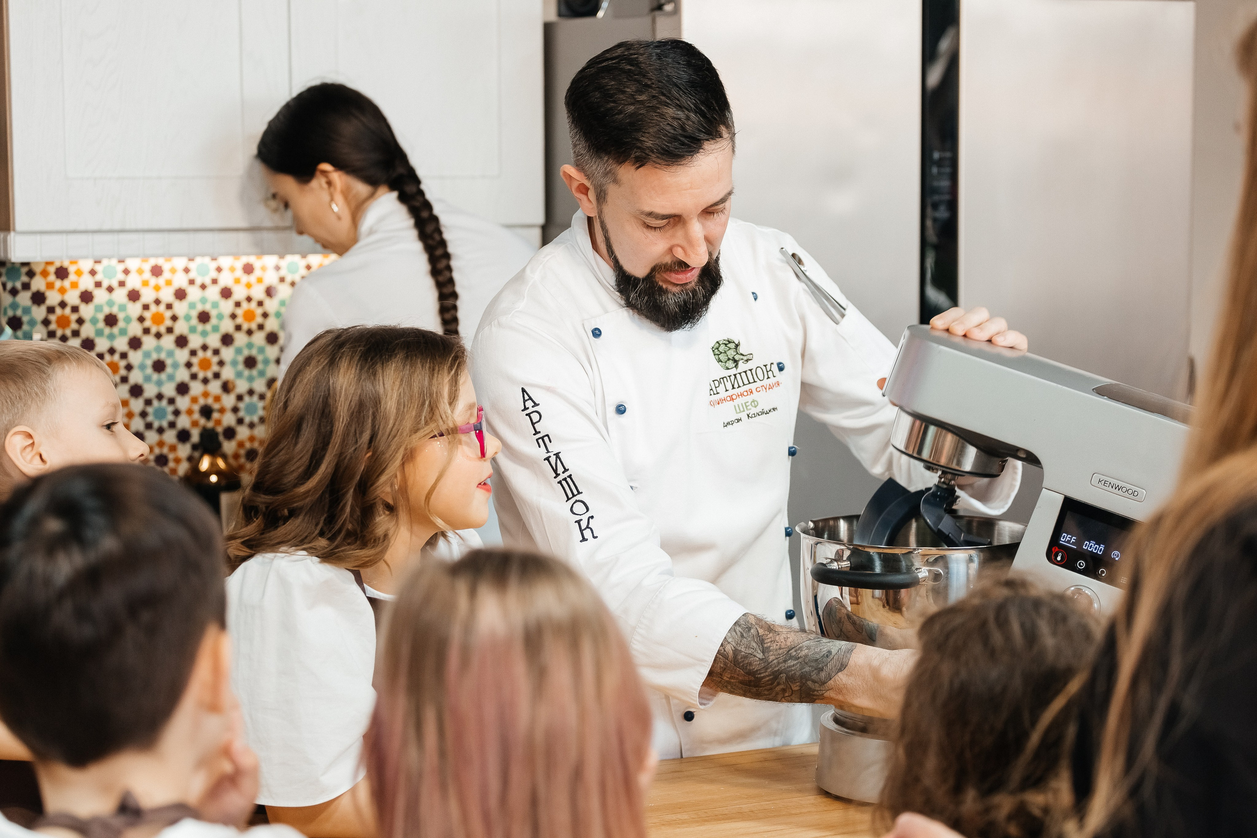 Детский мастер-класс в «АРТиШОК». Фотограф Кемерово | Сергей