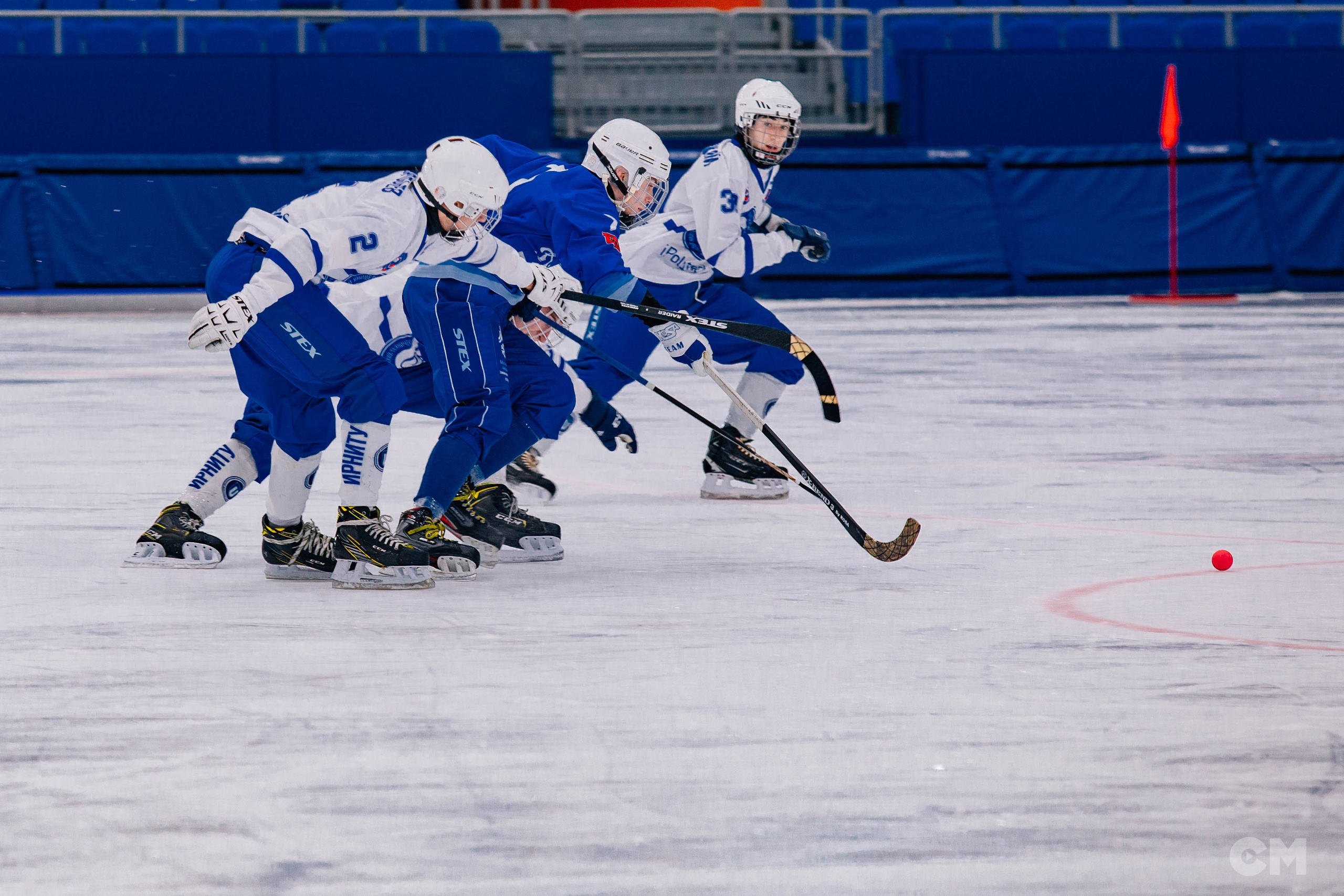 Чемпионат Студенческой спортивной лиги. Ковалёв хоккея с мячом. Репортажный фотограф в Иркутске — Ярослав Ковалёв