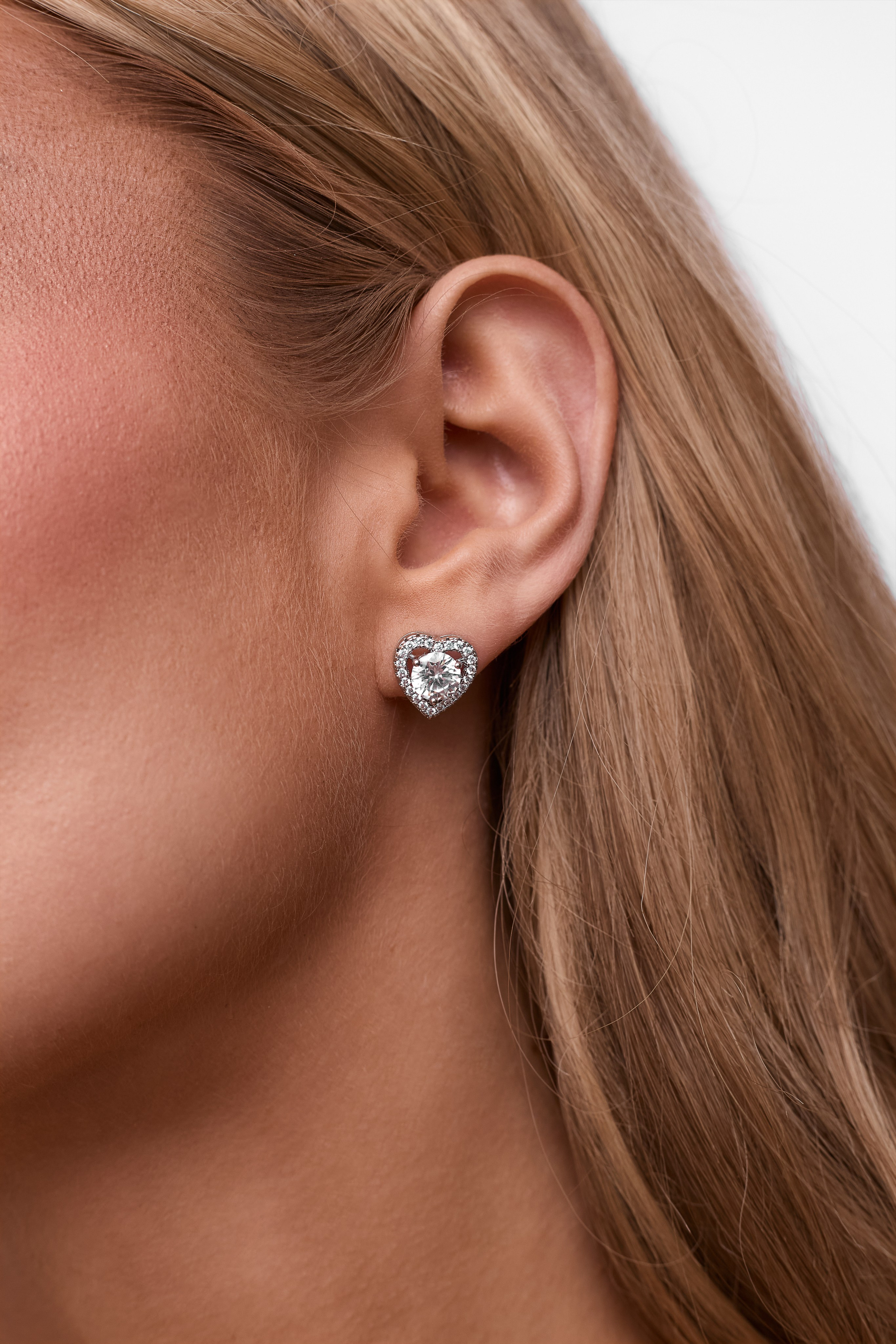 Украшения на модели. Коммерческий фотограф Дарья Горбачева