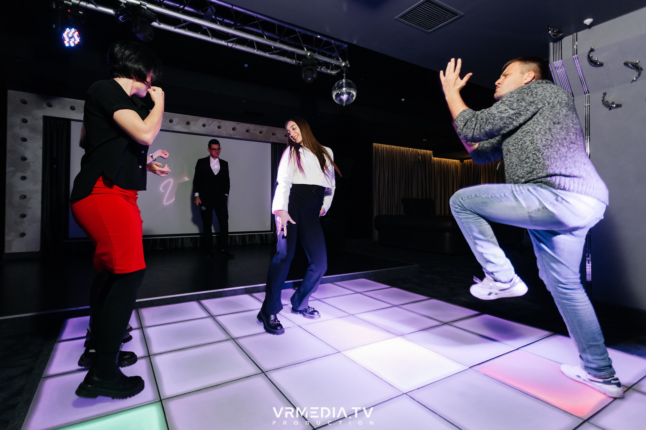 POP-STAR PARTY в караоке-баре «Volna»