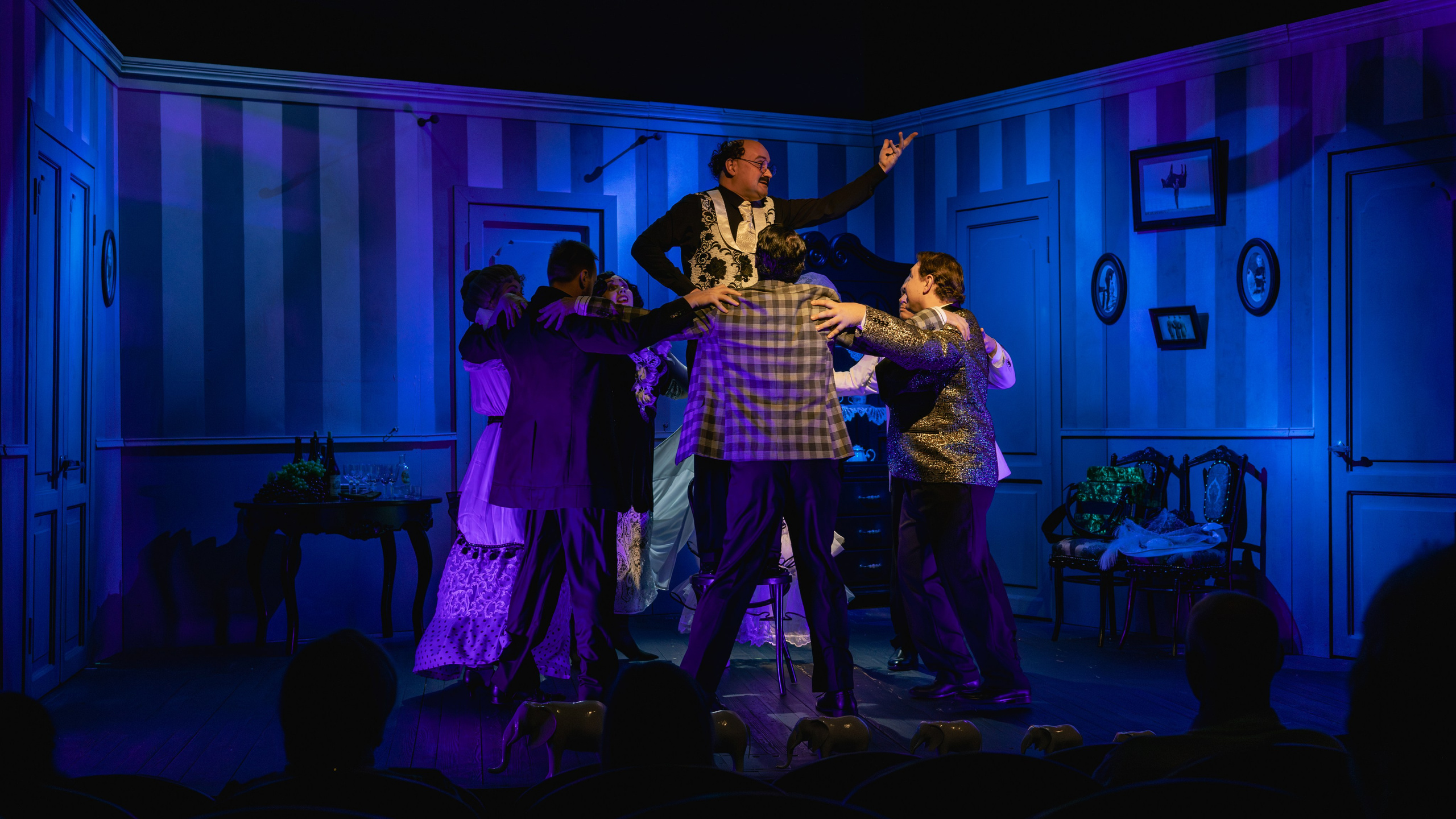 Театр Юного Зрителя «Две свадьбы». Фотограф Марк Файзулин