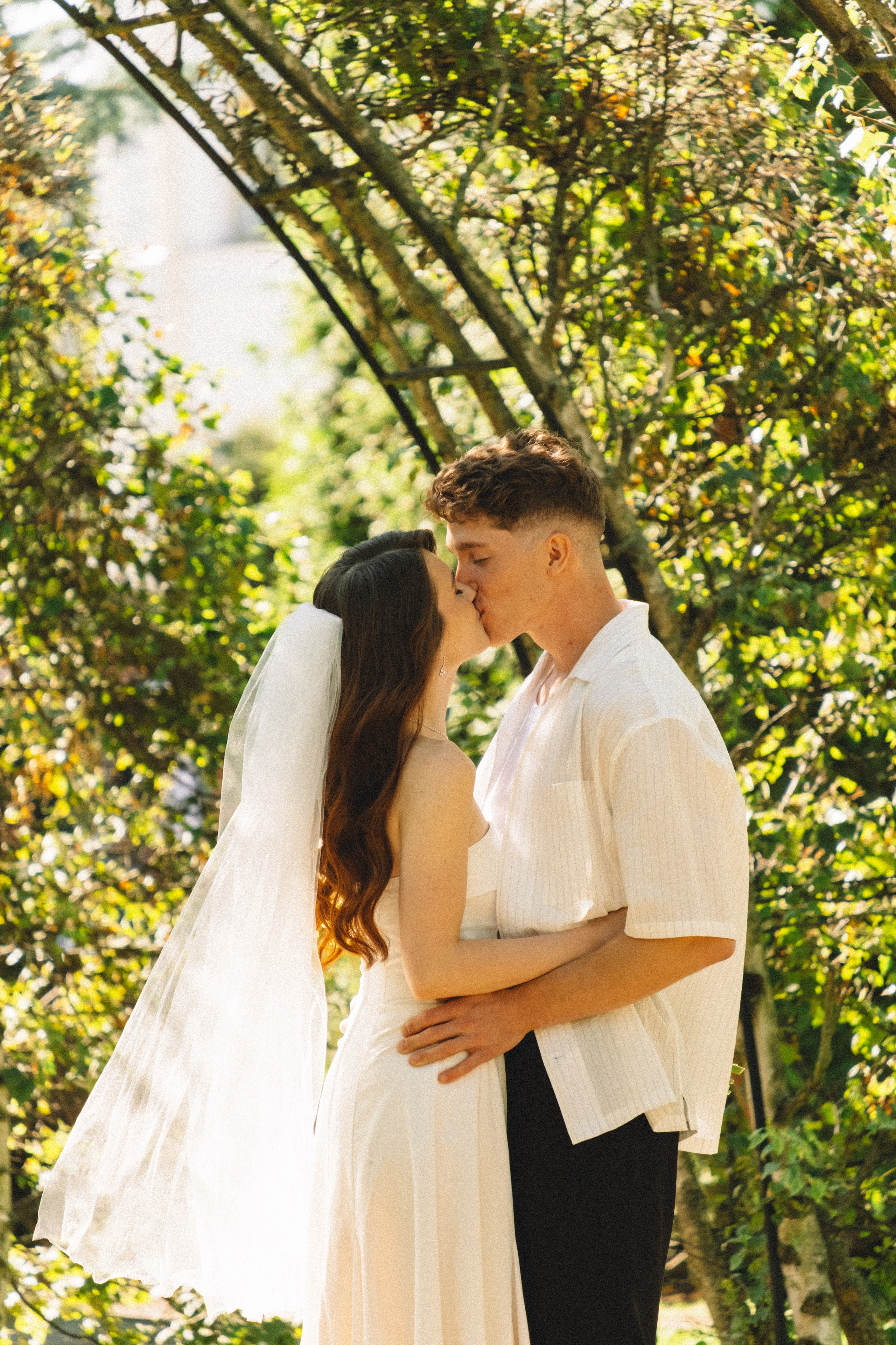 СВАДЕБНАЯ СЬЕМКА В ПЕТЕРГОФЕ И СЬЕМКА РЕПОРТАЖА В ЗАГСЕ ПЕТЕРГОФА. Профессиональный фотограф, Санкт-Петербург — Виктория Богомолова