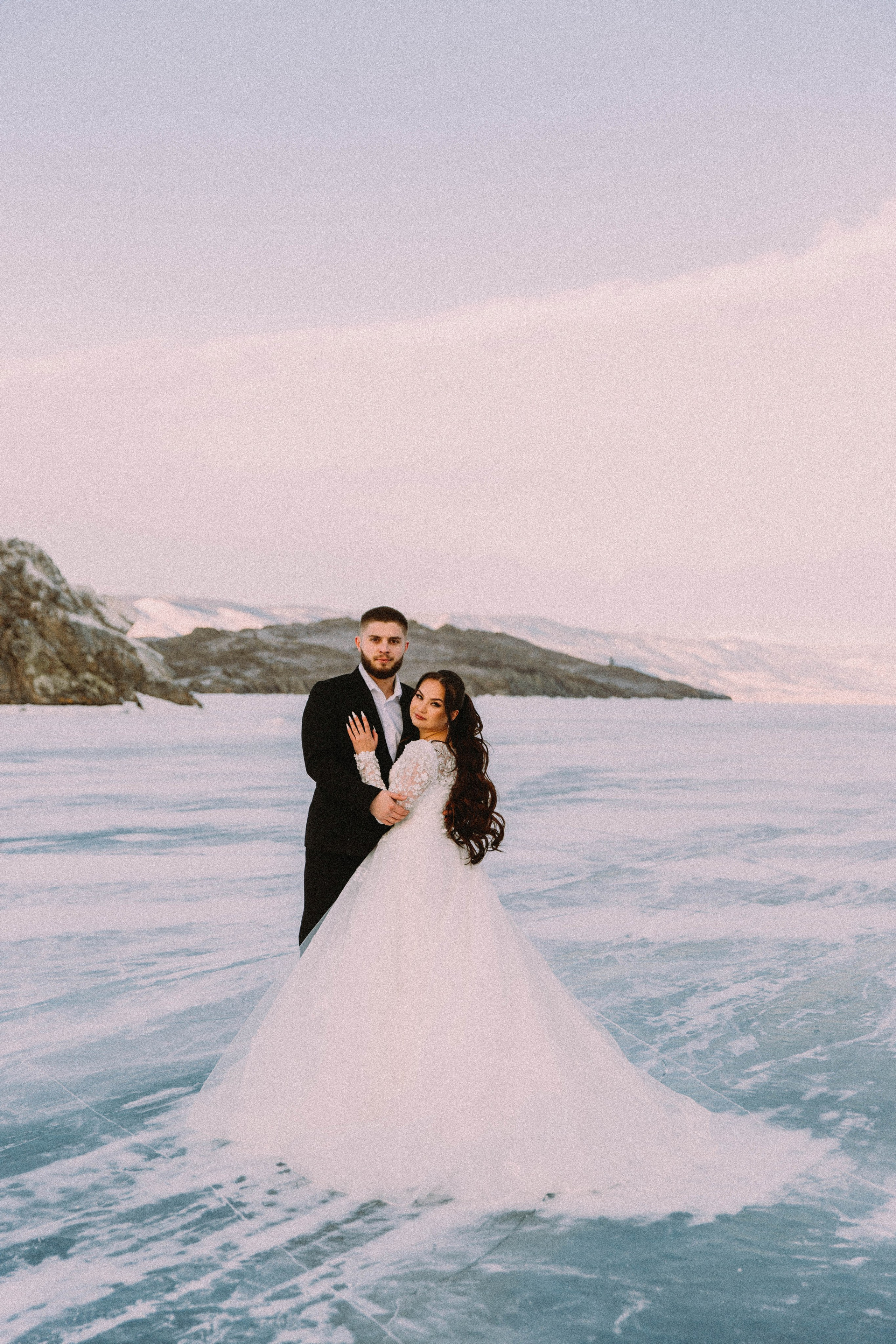 Свадебная зимняя съемка на Байкале. Главная