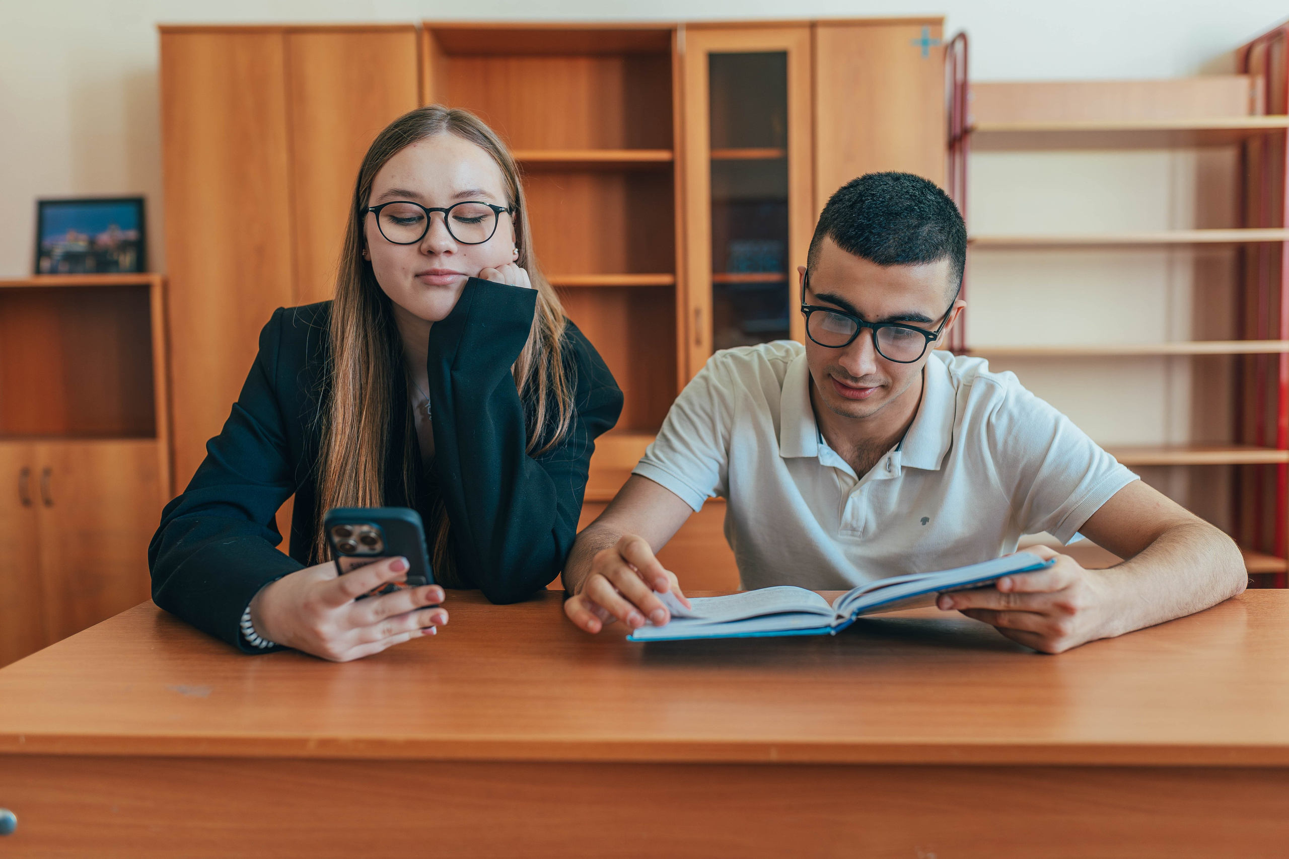 9 класс. Школьные альбомы и альбомы для детского сада. Юлия Осипова. Москва