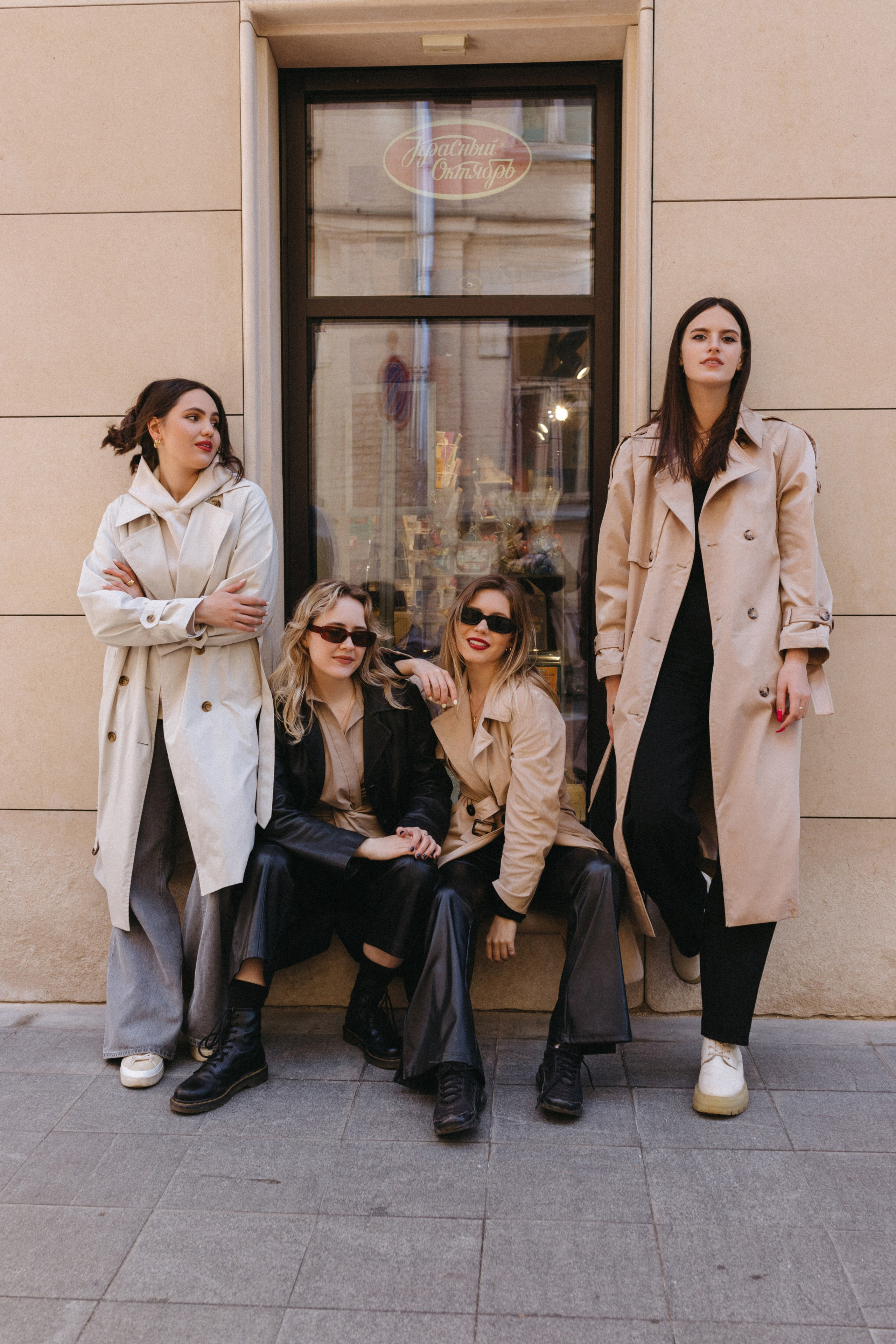 Фотосессия с подругами. Сестры Карабаза. Фотографы и ретушеры в Москве и Санкт-Петербурге