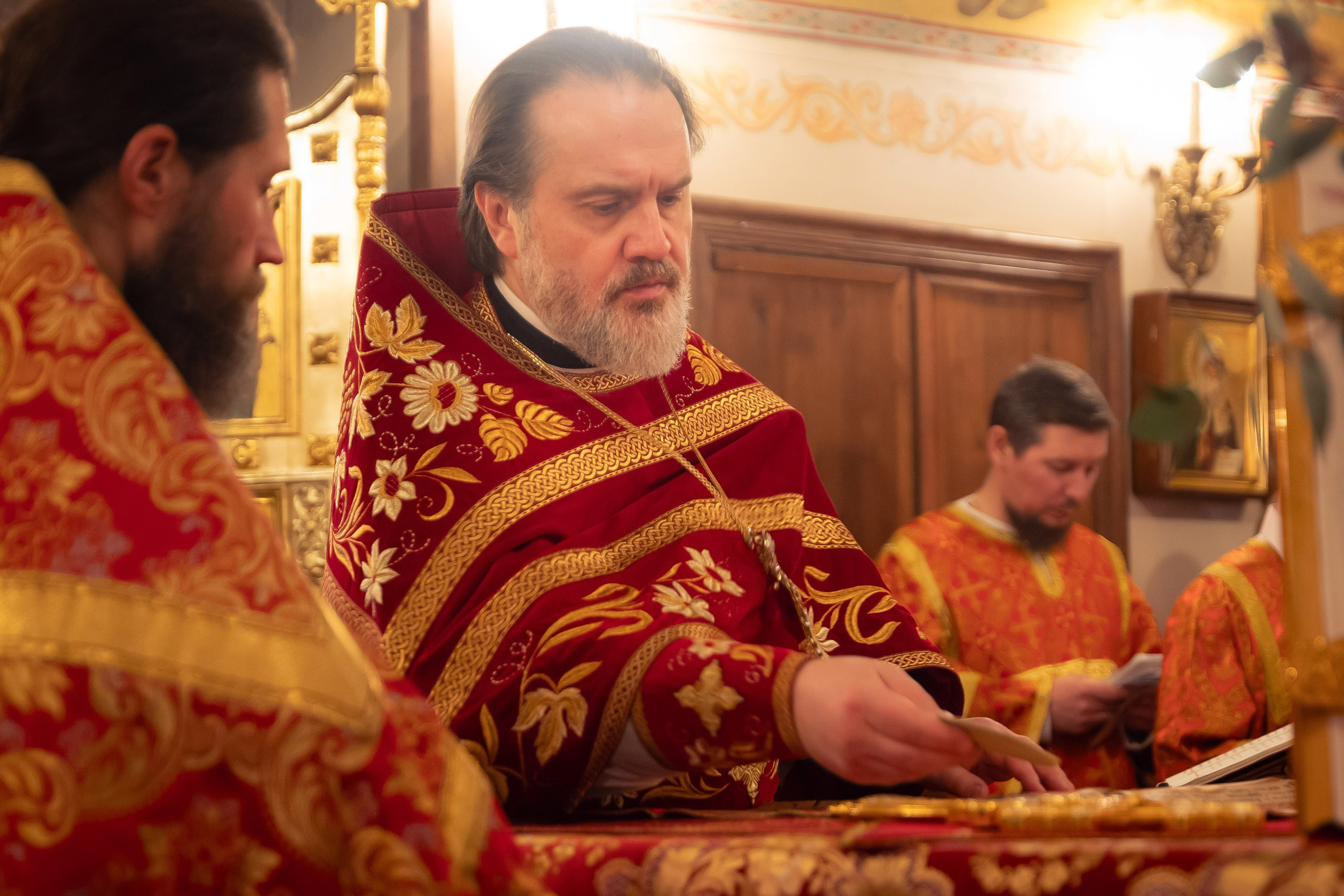Богородский храм. Пасха. Полунощница, Божественная литургия. Антон и Татьяна Денисенко — В храме