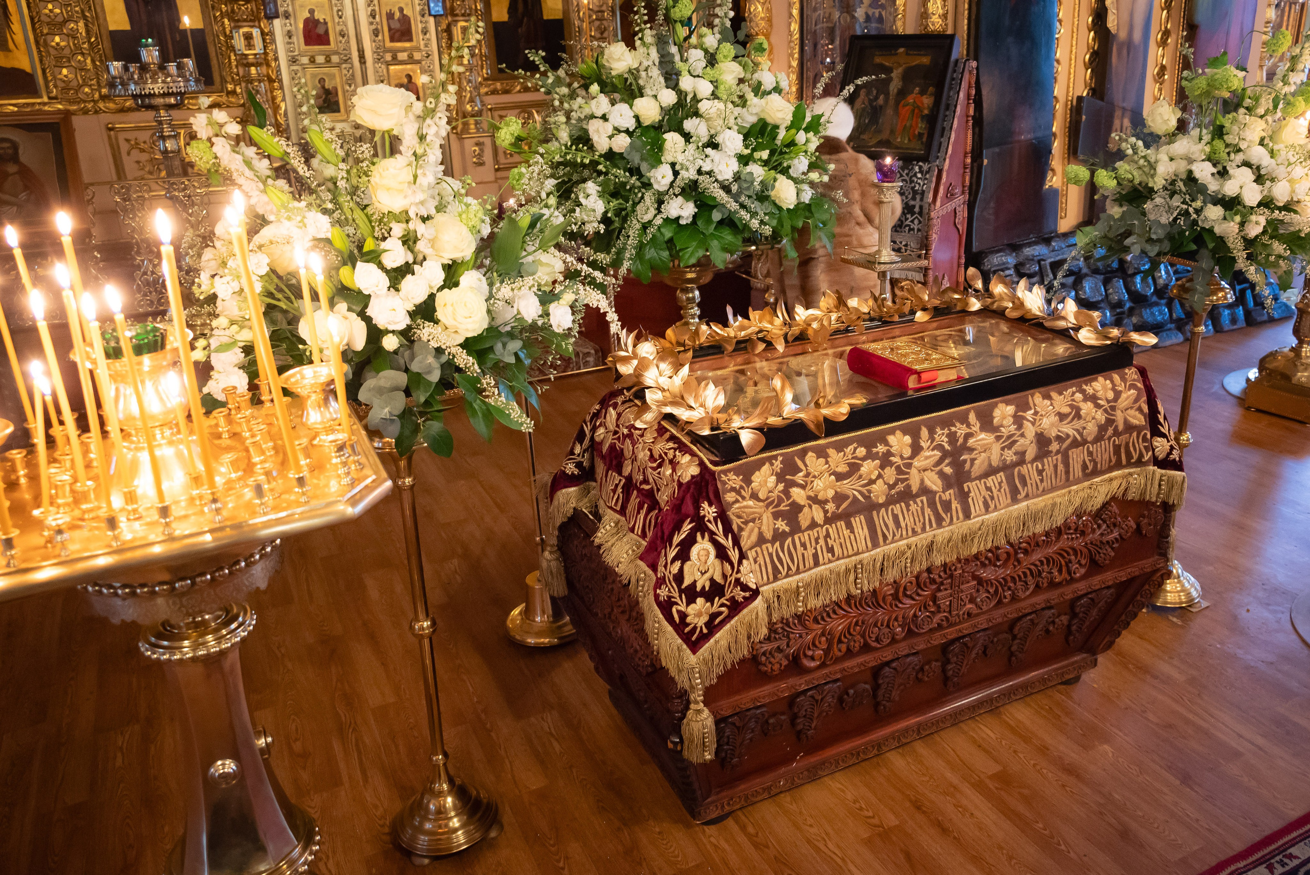 Богородский храм. Вынос Плащаницы. Антон и Татьяна Денисенко — В храме