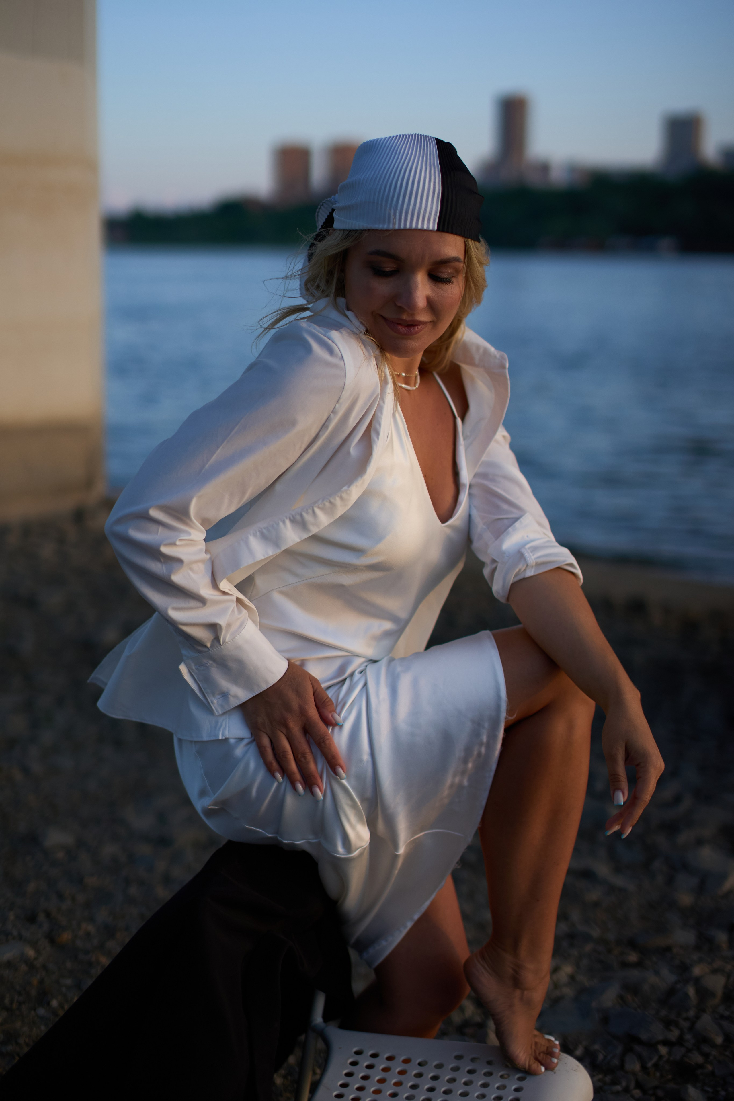 Фотосессия на закате под бугринским мостом. Репортажный и женский фотограф в Новосибирске