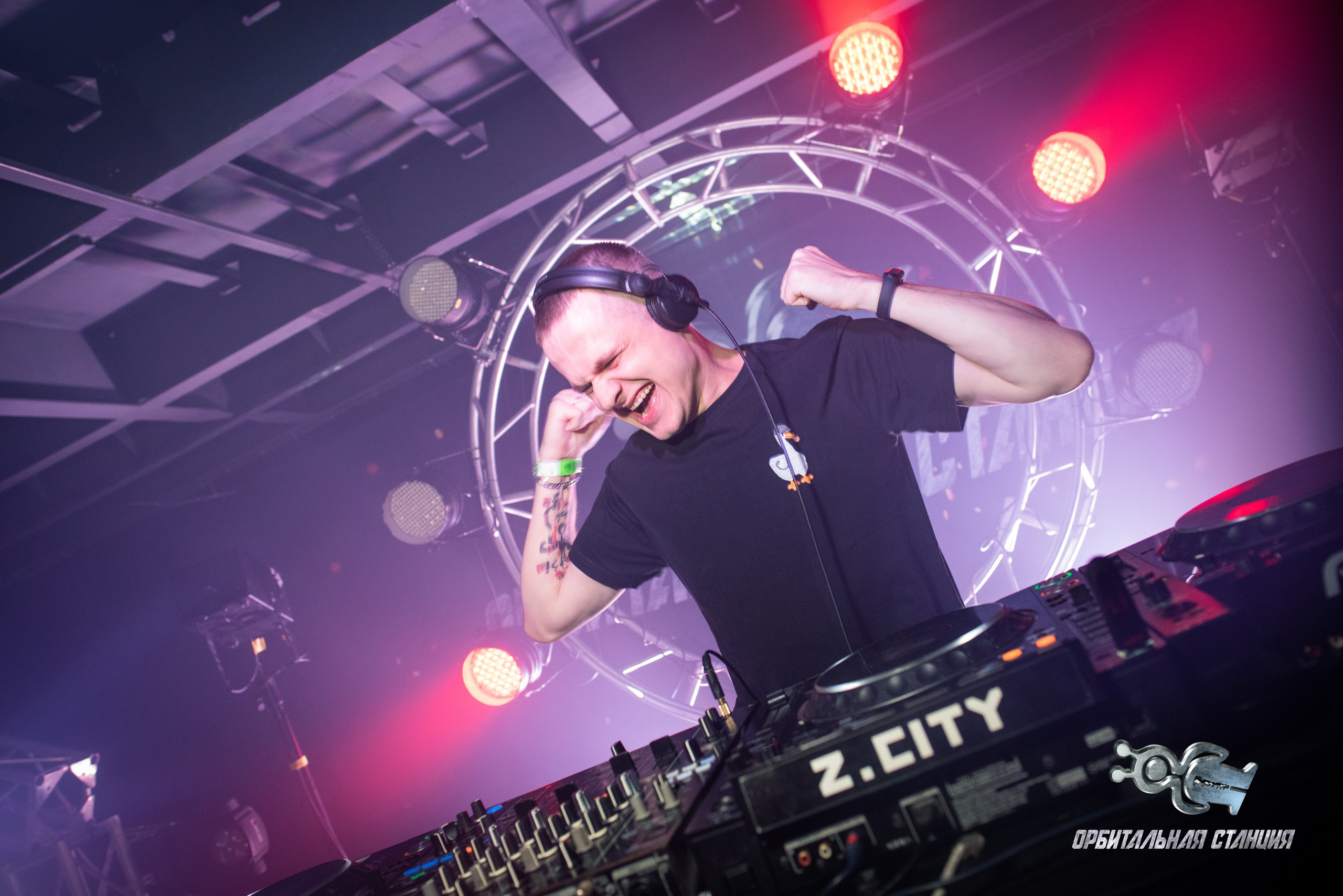 Rave Hardcore Hardcore Cruise Orbital Station Hardstyle Хардкор Хардкор круиз Рейв Хардстайл Орбитальная станция Виктор Строгонов Orbeat Kibo Revolxist Abomb Ultarior