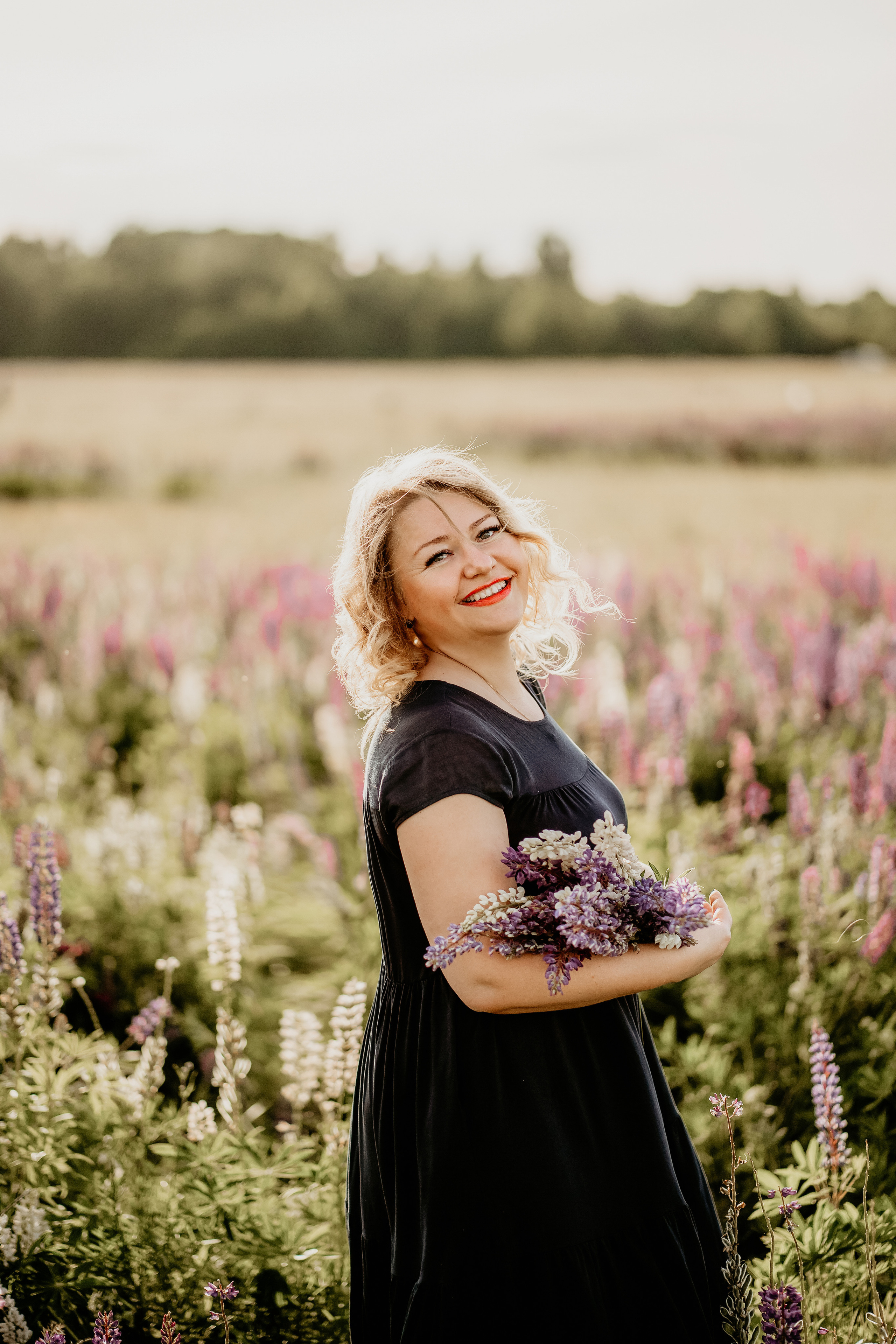 Фотосессия на улице в городе и на природе. Выпускные альбомы в городе Кирове. Фотограф Екатерина Невская