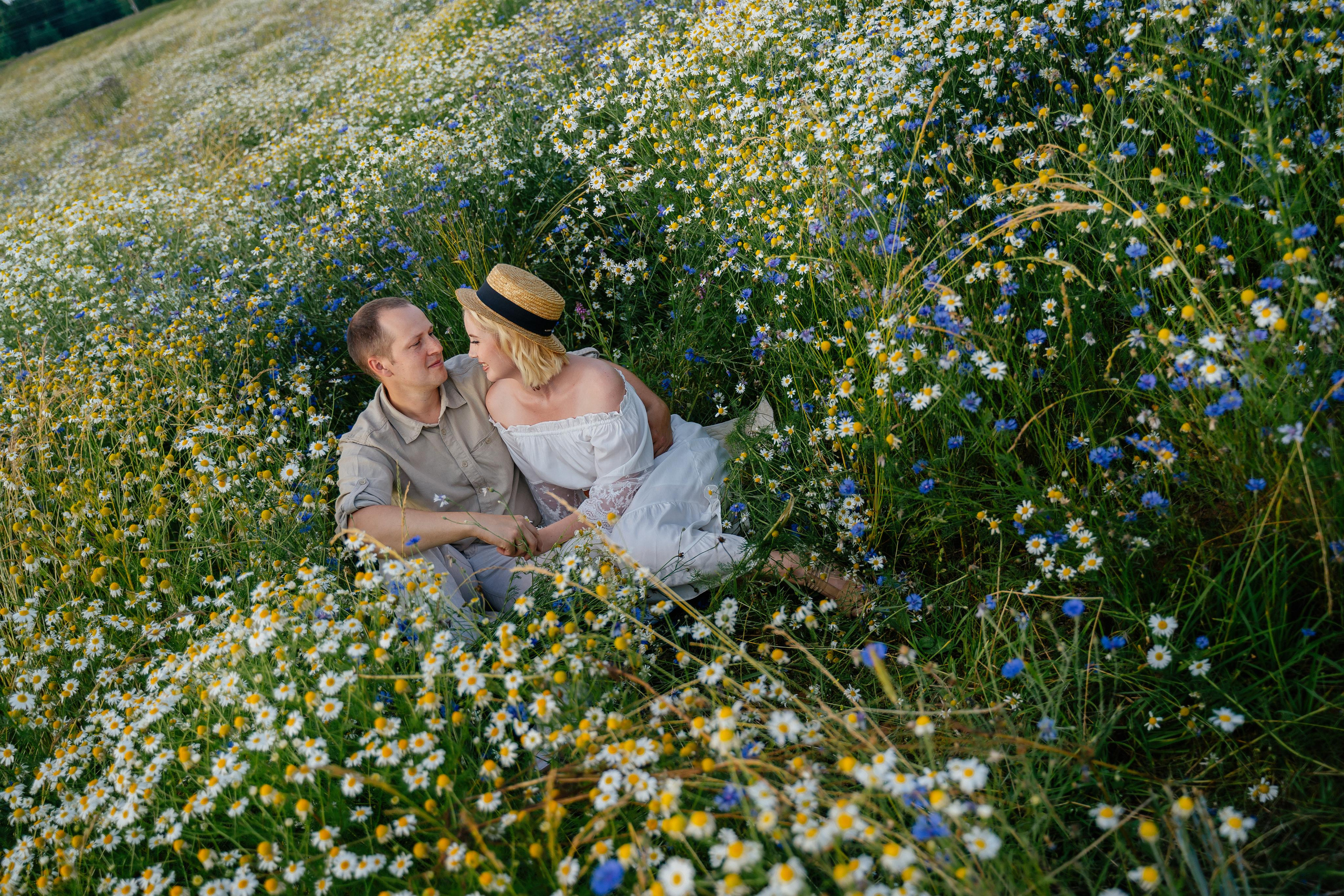 Фотосессия на улице в городе и на природе. Выпускные альбомы в городе Кирове. Фотограф Екатерина Невская