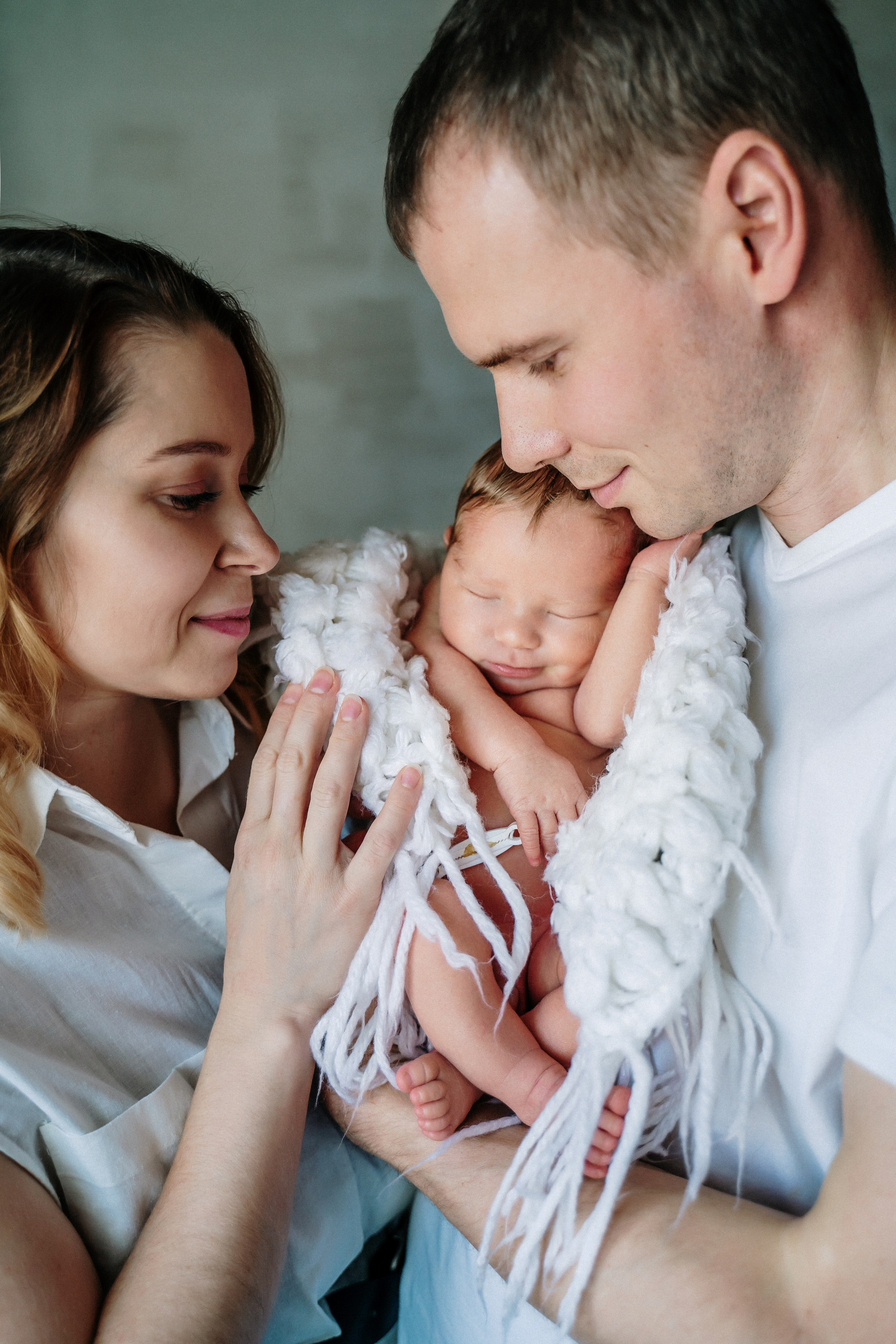 Домашняя фотосессия с новорожденным малышом. Выпускные альбомы в городе Кирове. Фотограф Екатерина Невская
