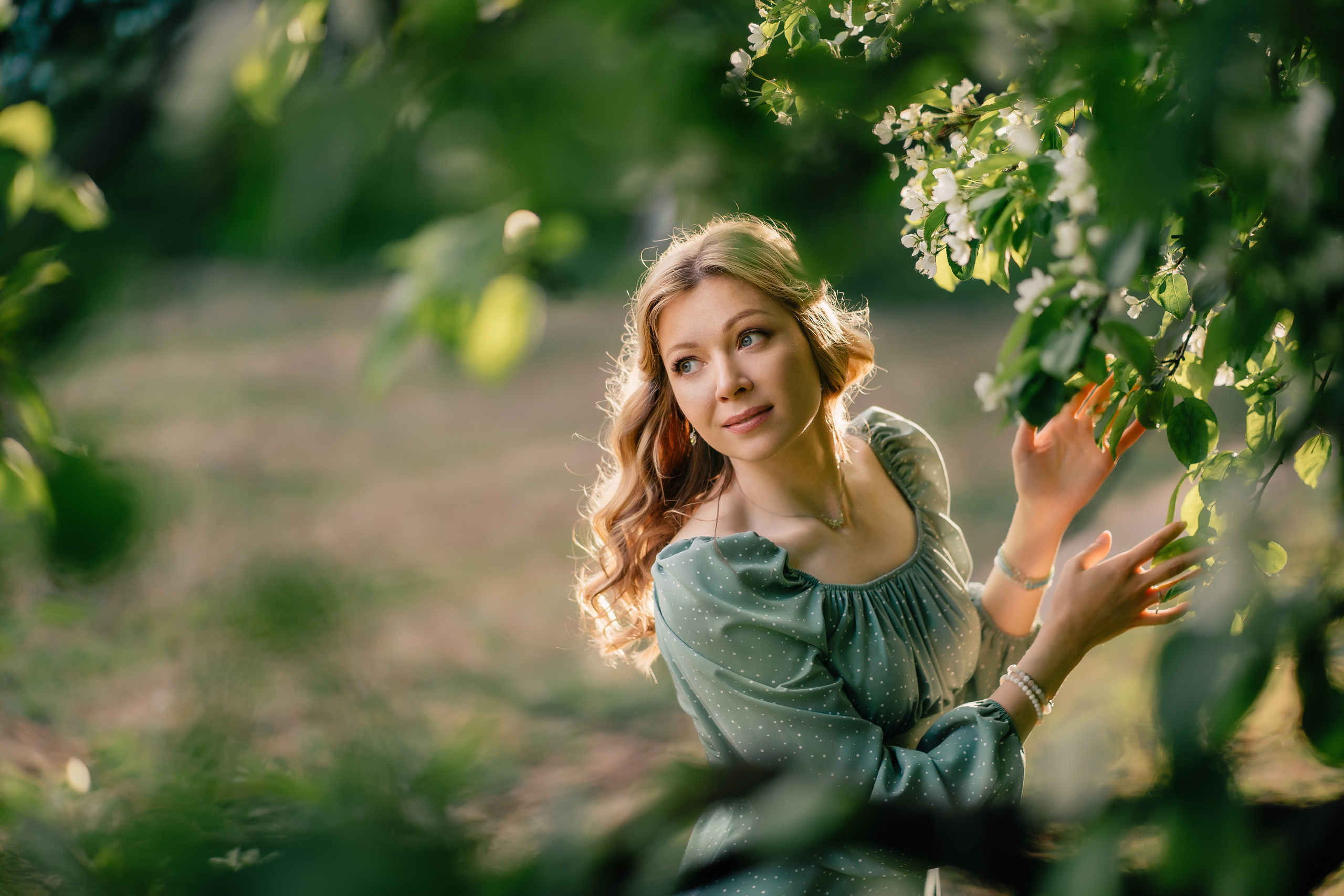 Фотосессия на улице в городе и на природе. Выпускные альбомы в городе Кирове. Фотограф Екатерина Невская