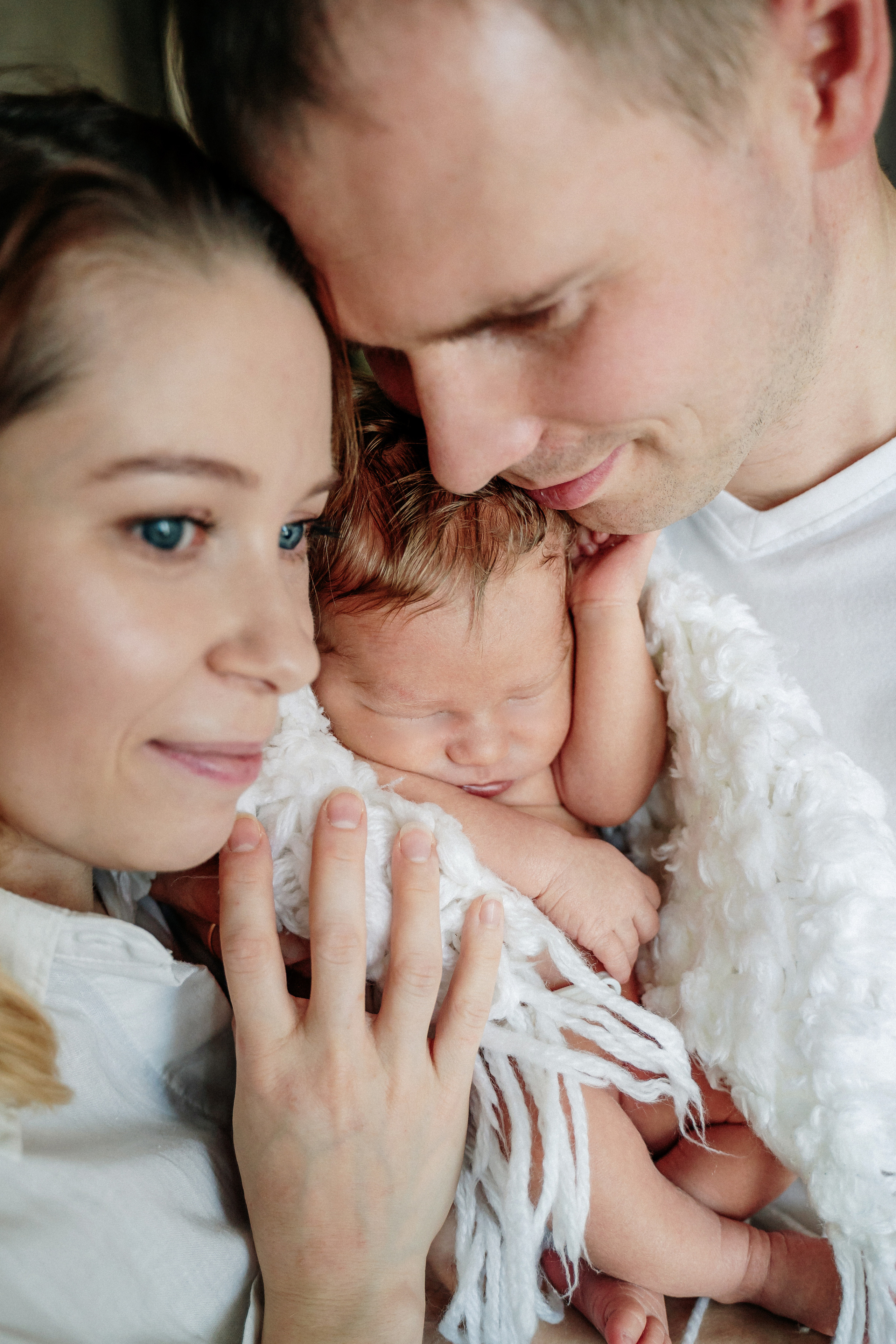 Домашняя фотосессия с новорожденным малышом. Выпускные альбомы в городе Кирове. Фотограф Екатерина Невская