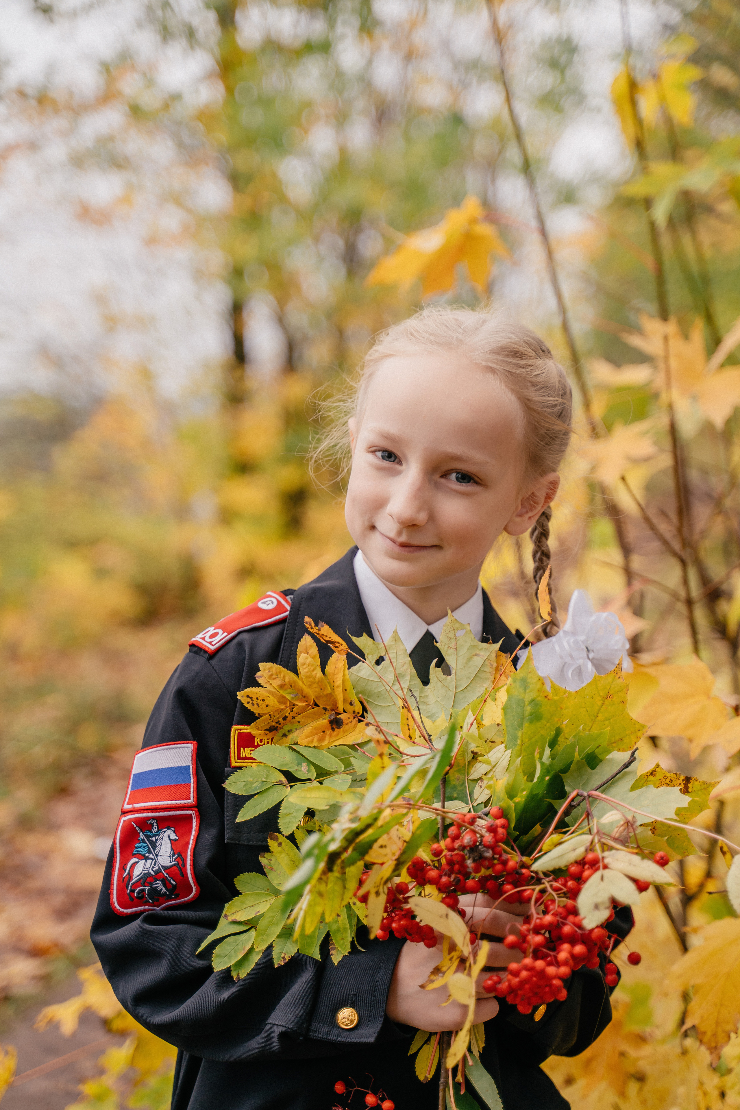 Осенняя съёмка в парке для пятиклашек. Выпускные альбомы в городе Кирове. Фотограф Екатерина Невская