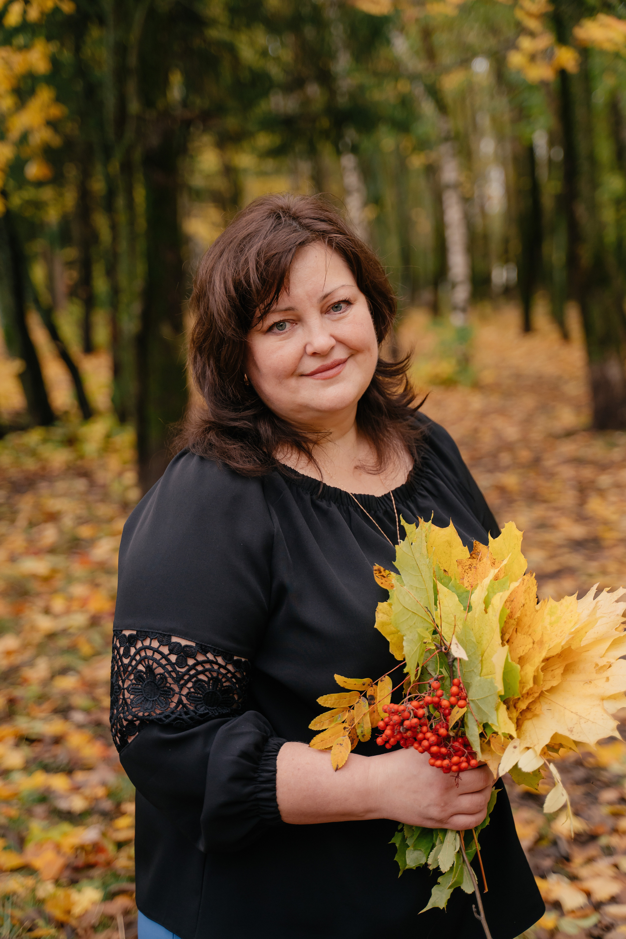 Осенняя съёмка в парке для пятиклашек. Выпускные альбомы в городе Кирове. Фотограф Екатерина Невская