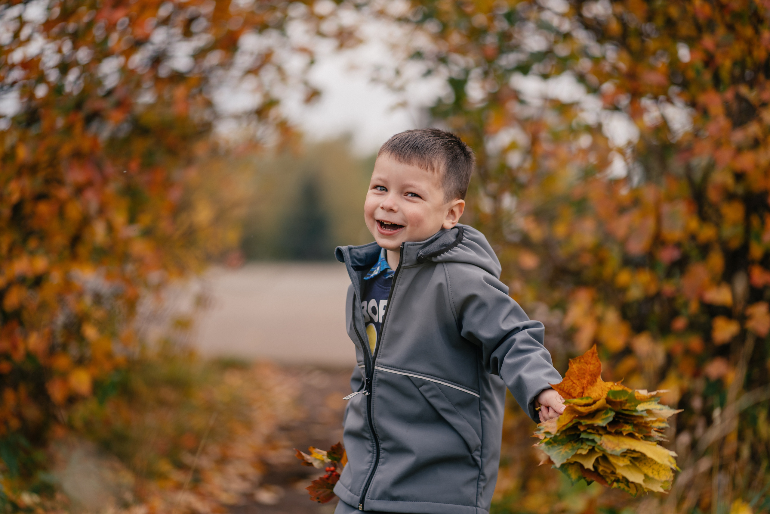Фотосессия на улице в городе и на природе. Выпускные альбомы в городе Кирове. Фотограф Екатерина Невская