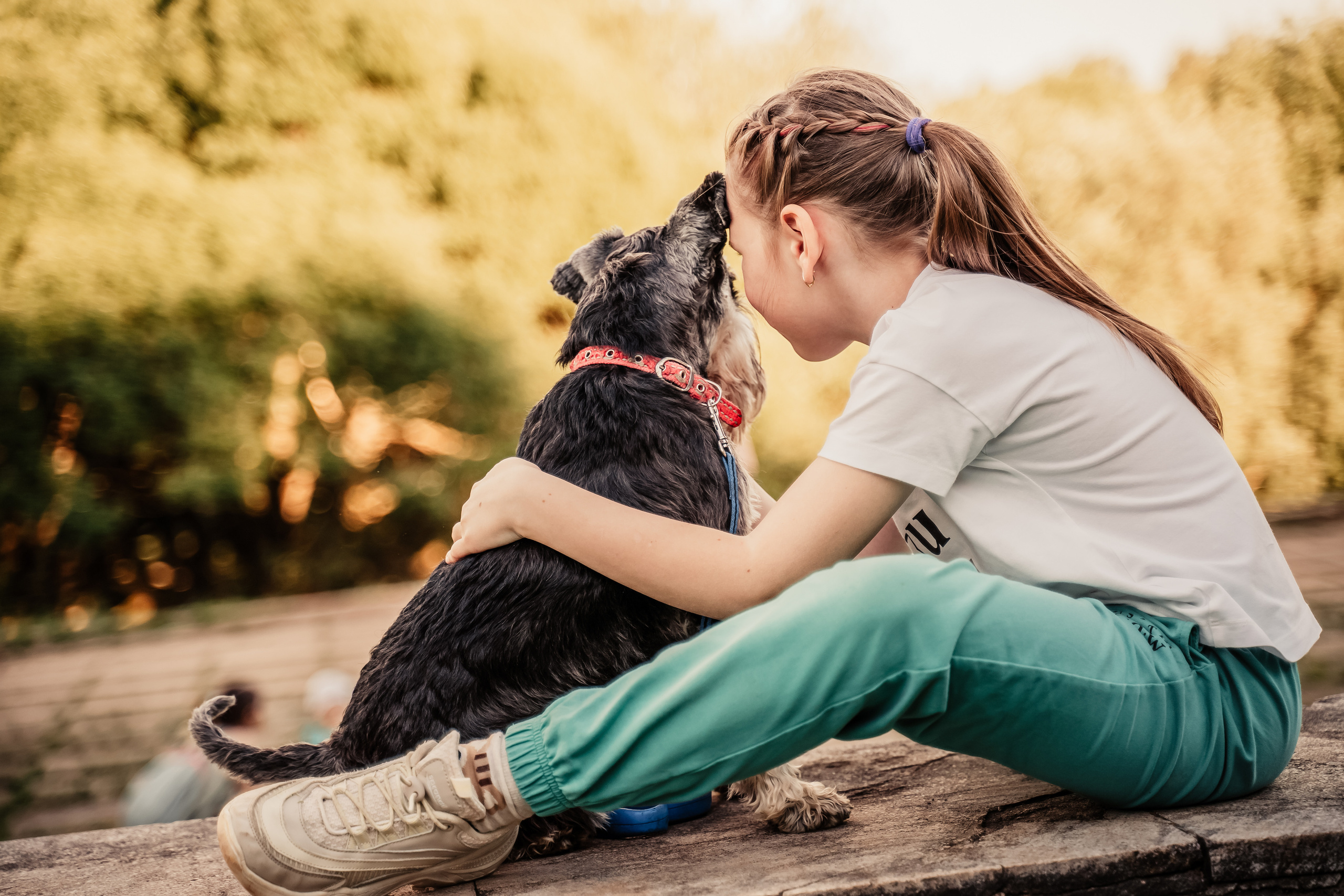 В парке весной. Выпускные альбомы в городе Кирове. Фотограф Екатерина Невская