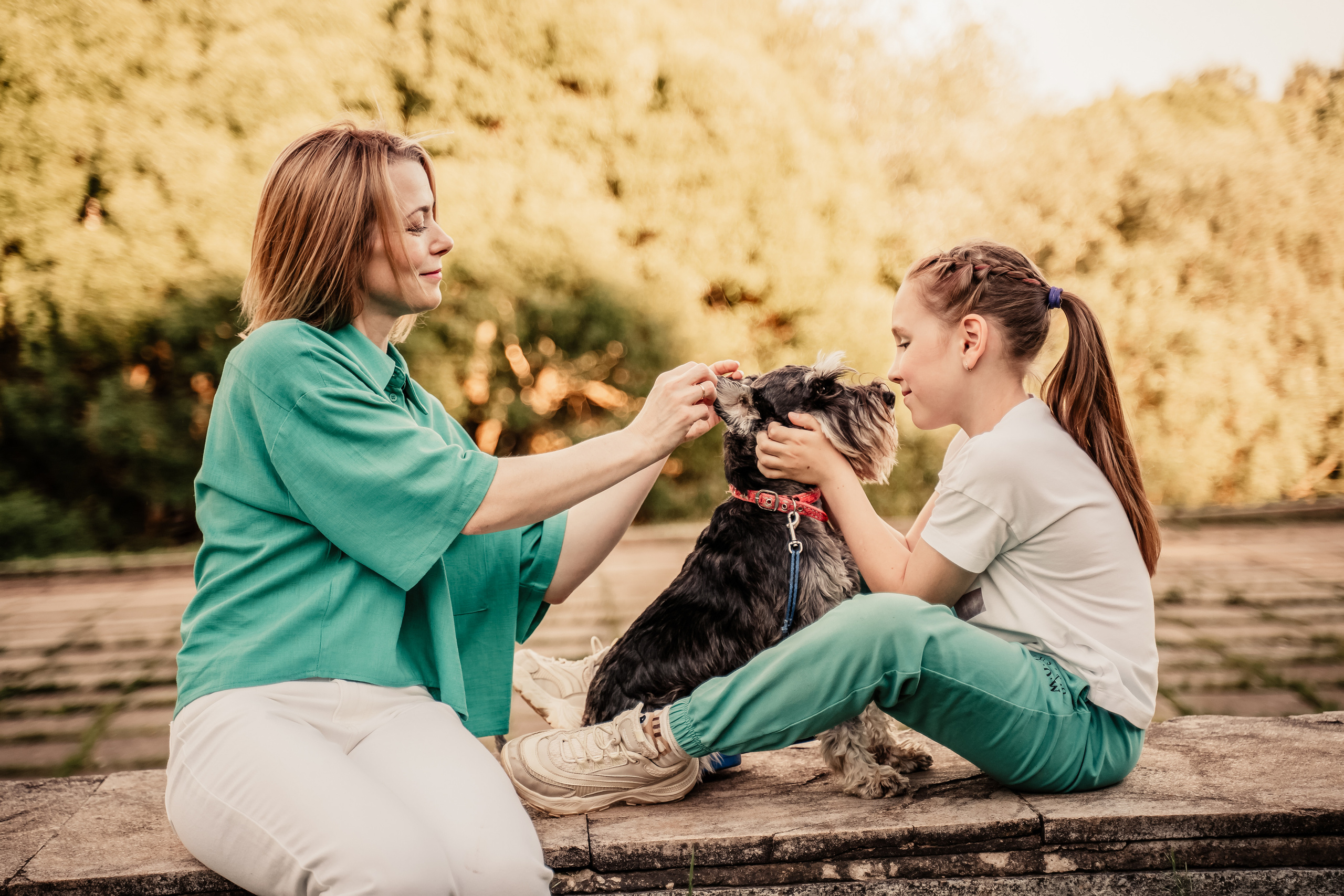 В парке весной. Выпускные альбомы в городе Кирове. Фотограф Екатерина Невская