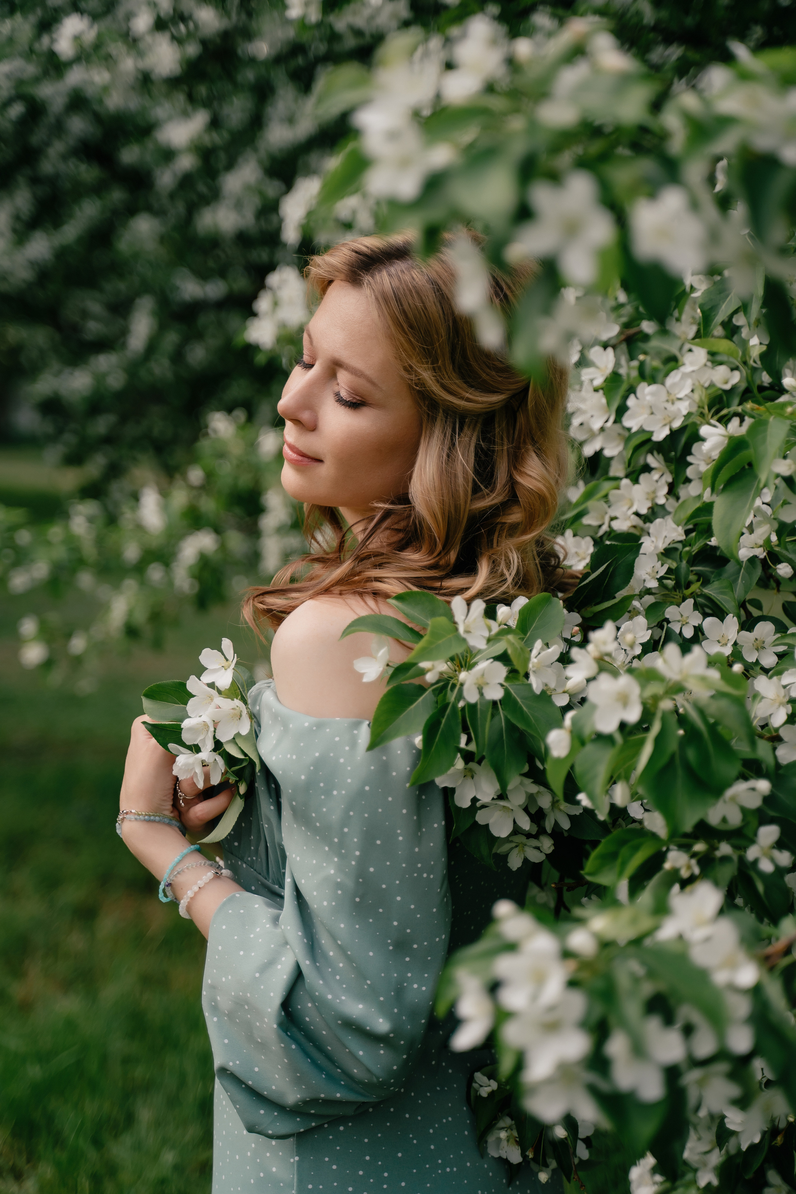 Фотосессия на улице в городе и на природе. Выпускные альбомы в городе Кирове. Фотограф Екатерина Невская