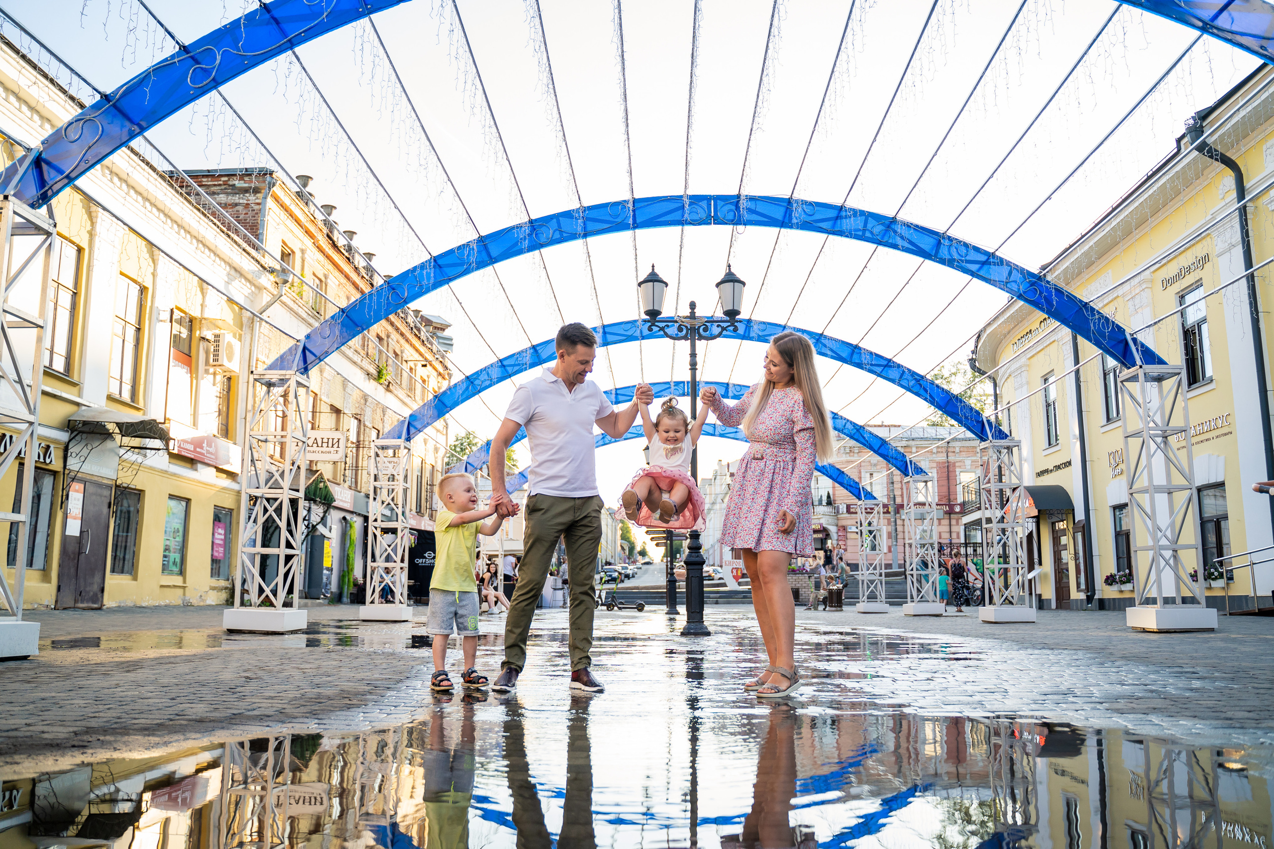 Фотосессия на улице в городе и на природе. Выпускные альбомы в городе Кирове. Фотограф Екатерина Невская