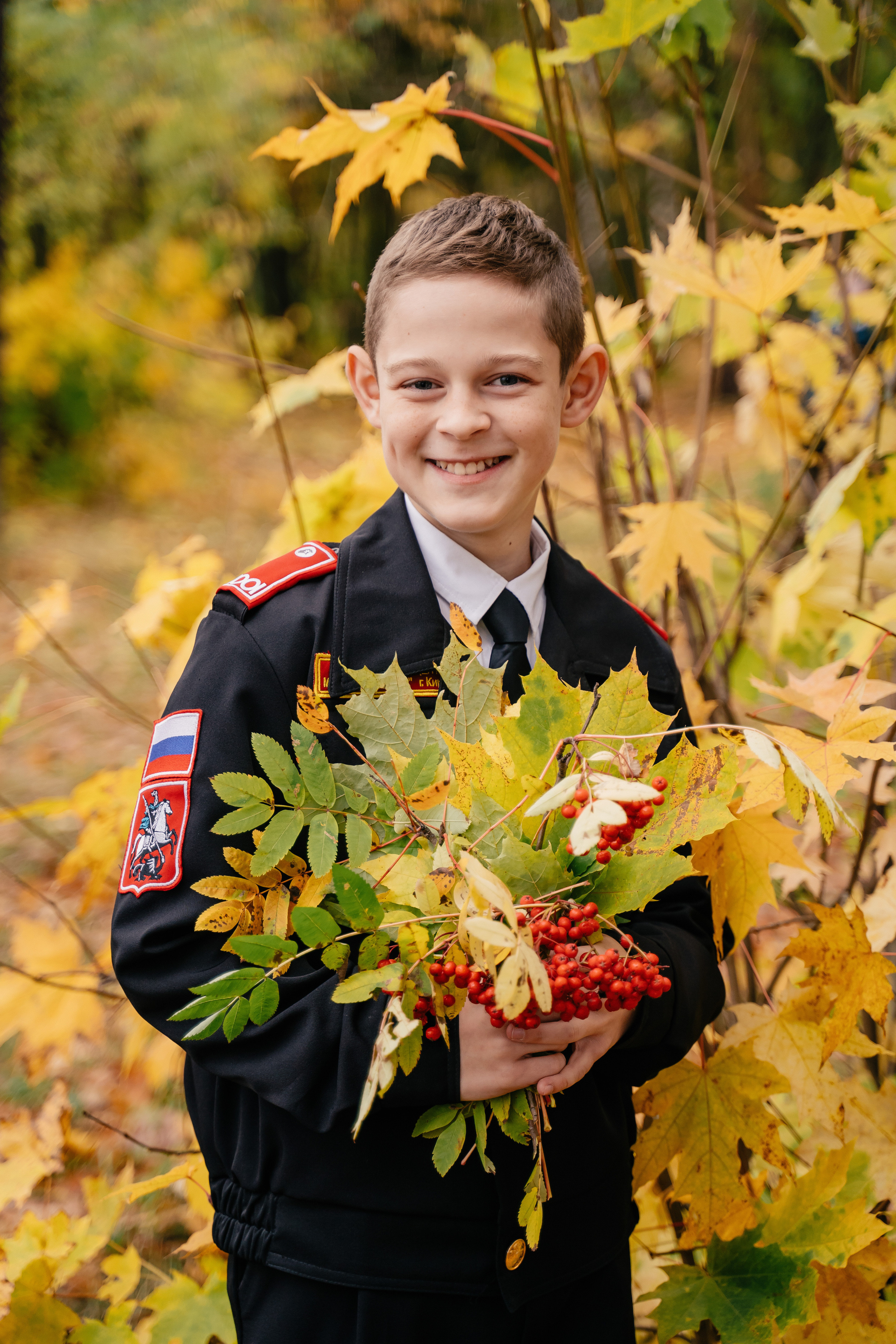 Осенняя съёмка в парке для пятиклашек. Выпускные альбомы в городе Кирове. Фотограф Екатерина Невская