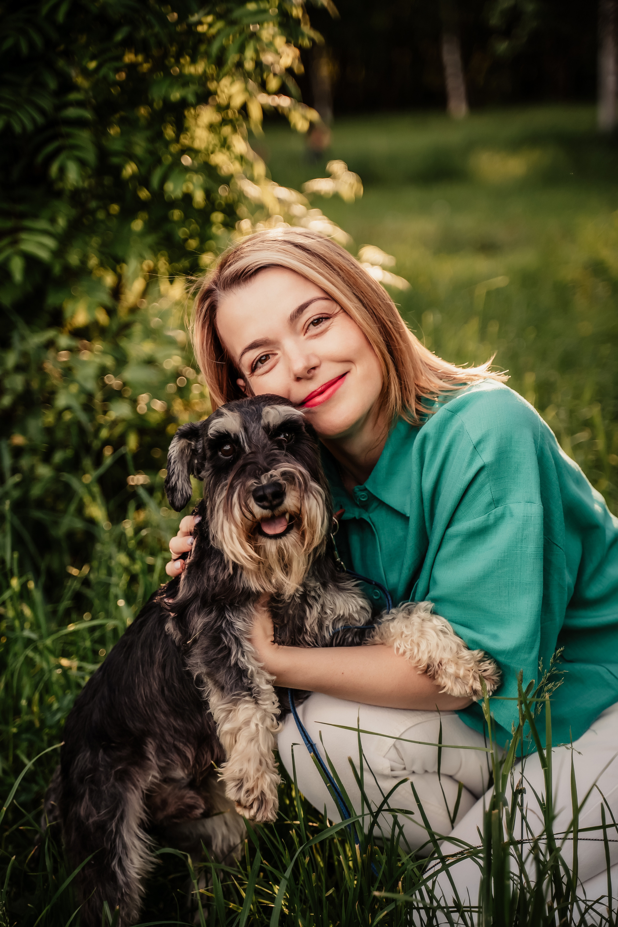 В парке весной. Выпускные альбомы в городе Кирове. Фотограф Екатерина Невская