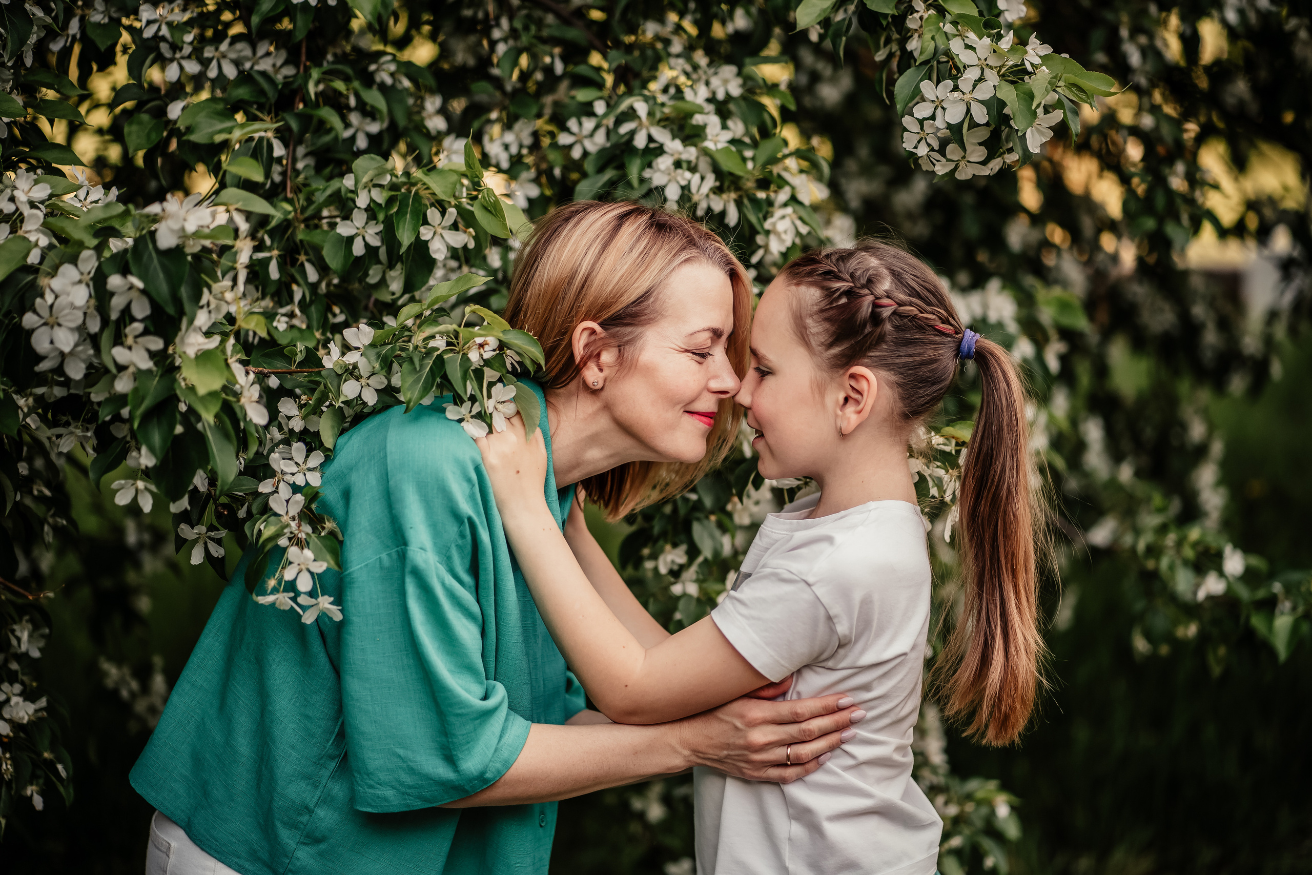 В парке весной. Выпускные альбомы в городе Кирове. Фотограф Екатерина Невская