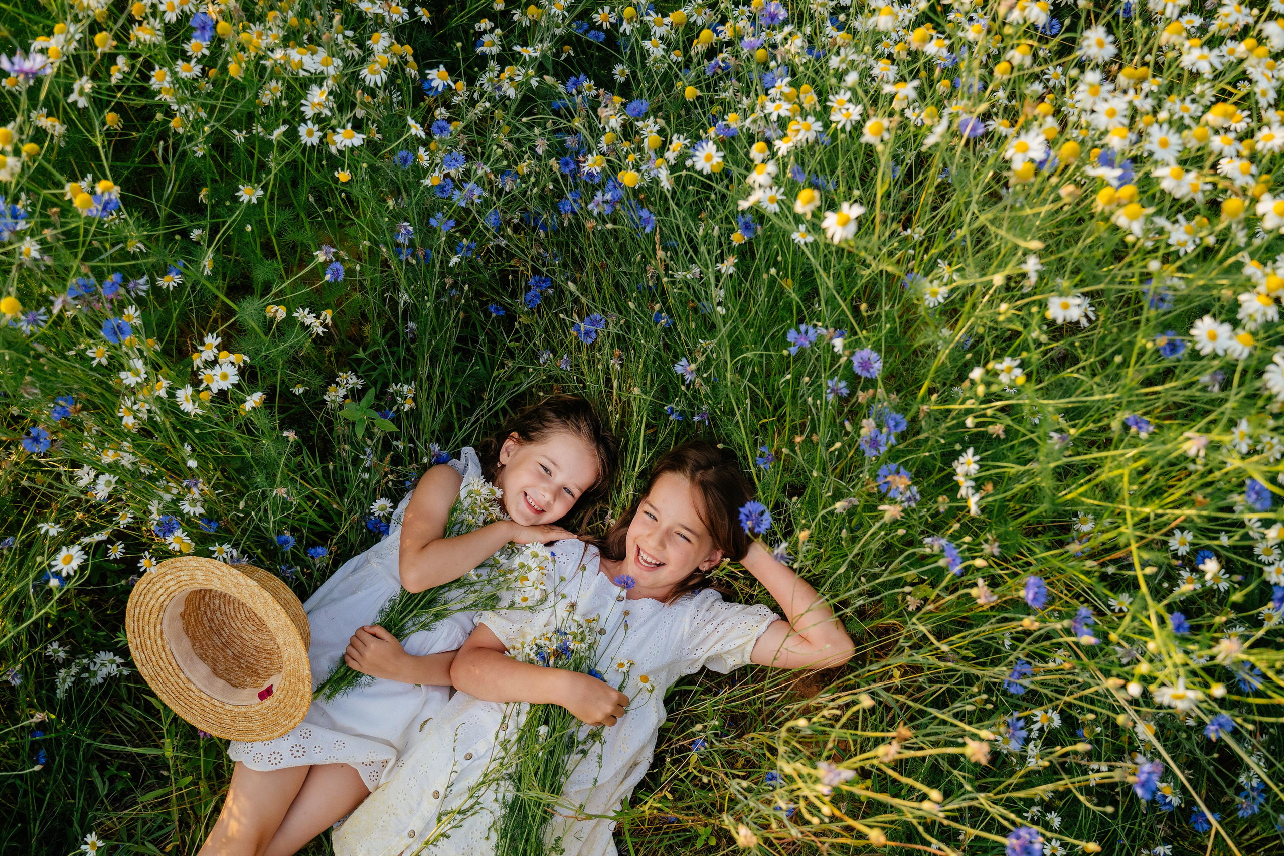 Фотосессия на улице в городе и на природе. Выпускные альбомы в городе Кирове. Фотограф Екатерина Невская