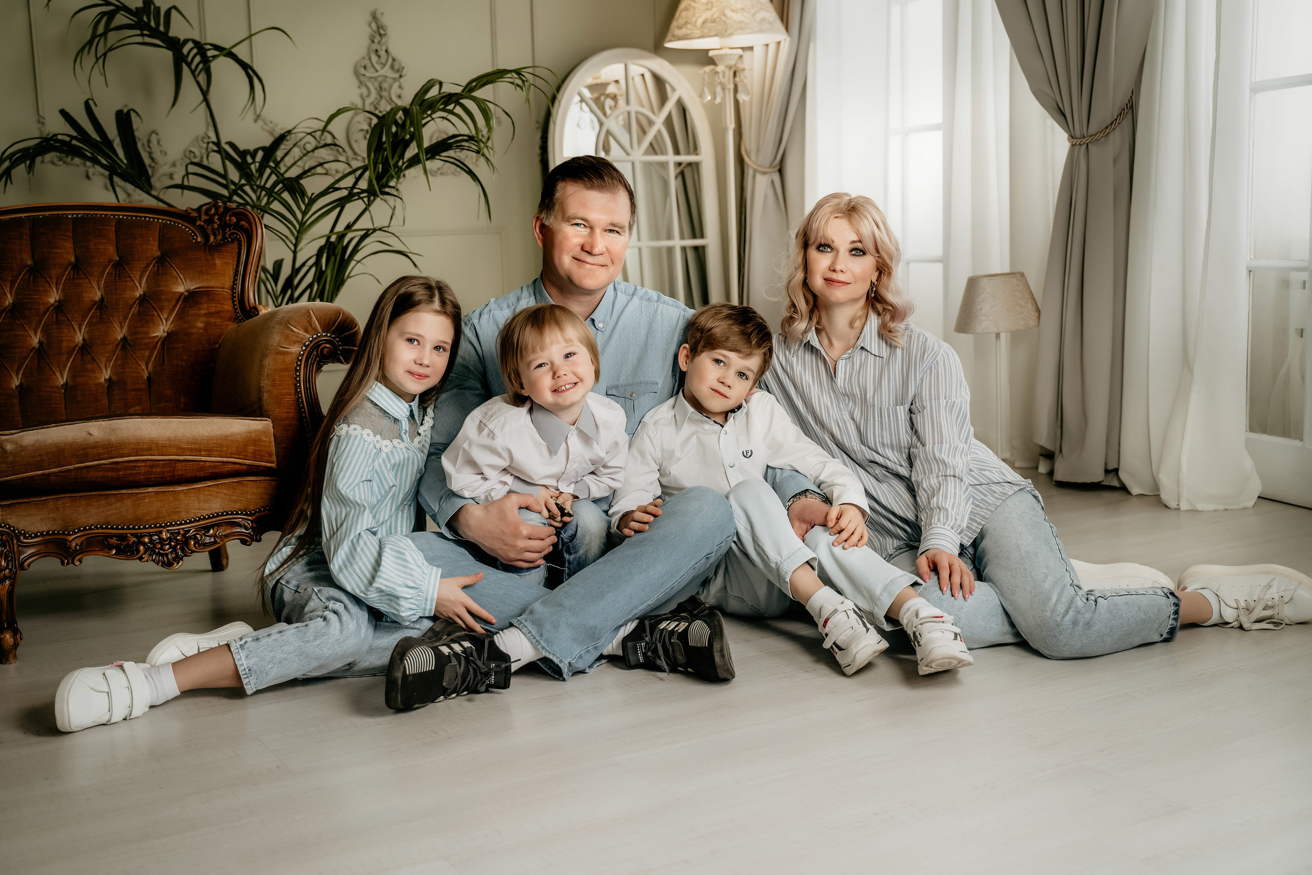 Студийные фотосессии. Выпускные альбомы в городе Кирове. Фотограф Екатерина Невская