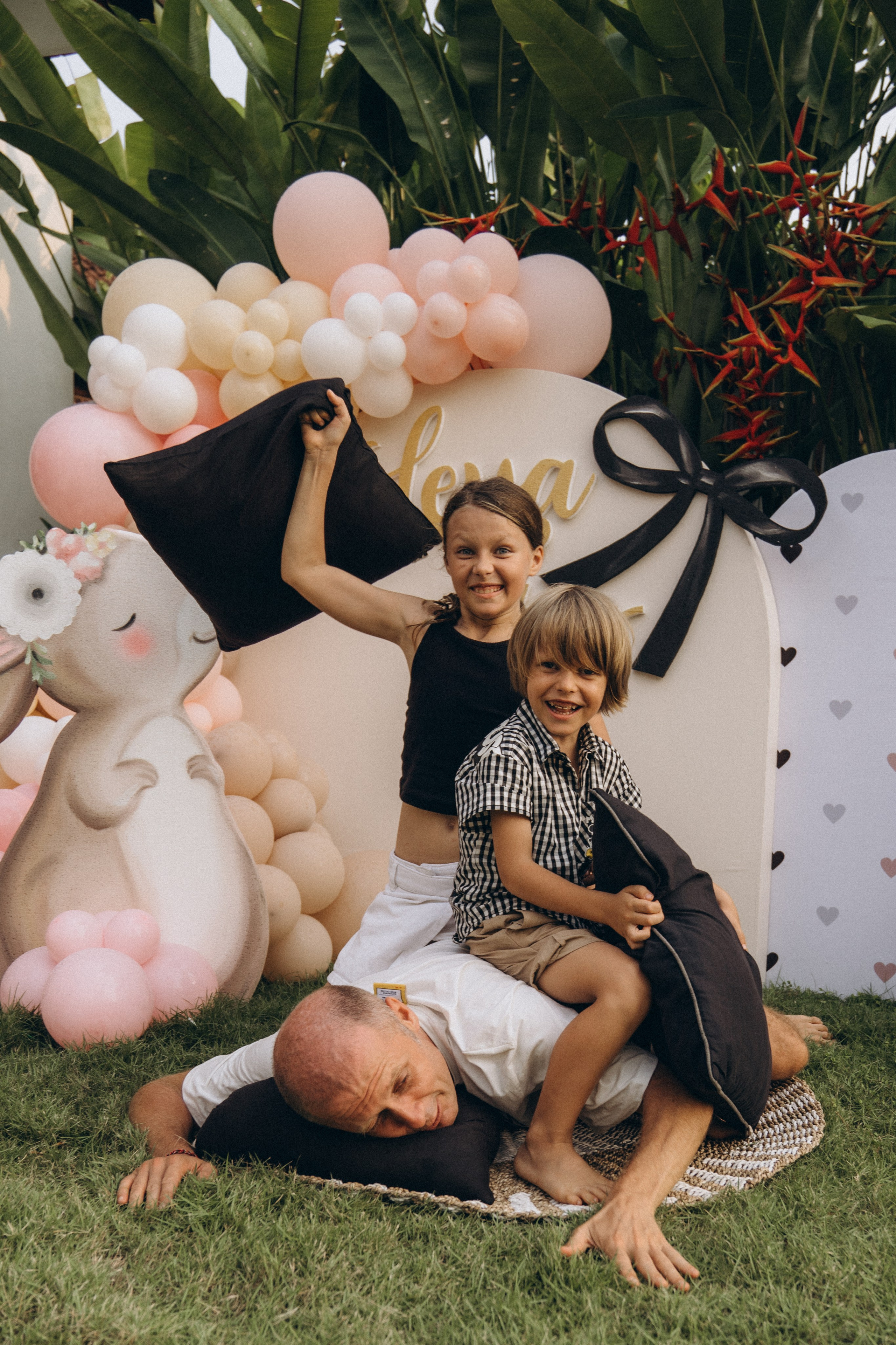 Gleb, Ira, Sonya, Kirill & Leya. Olga Antipova — photographer