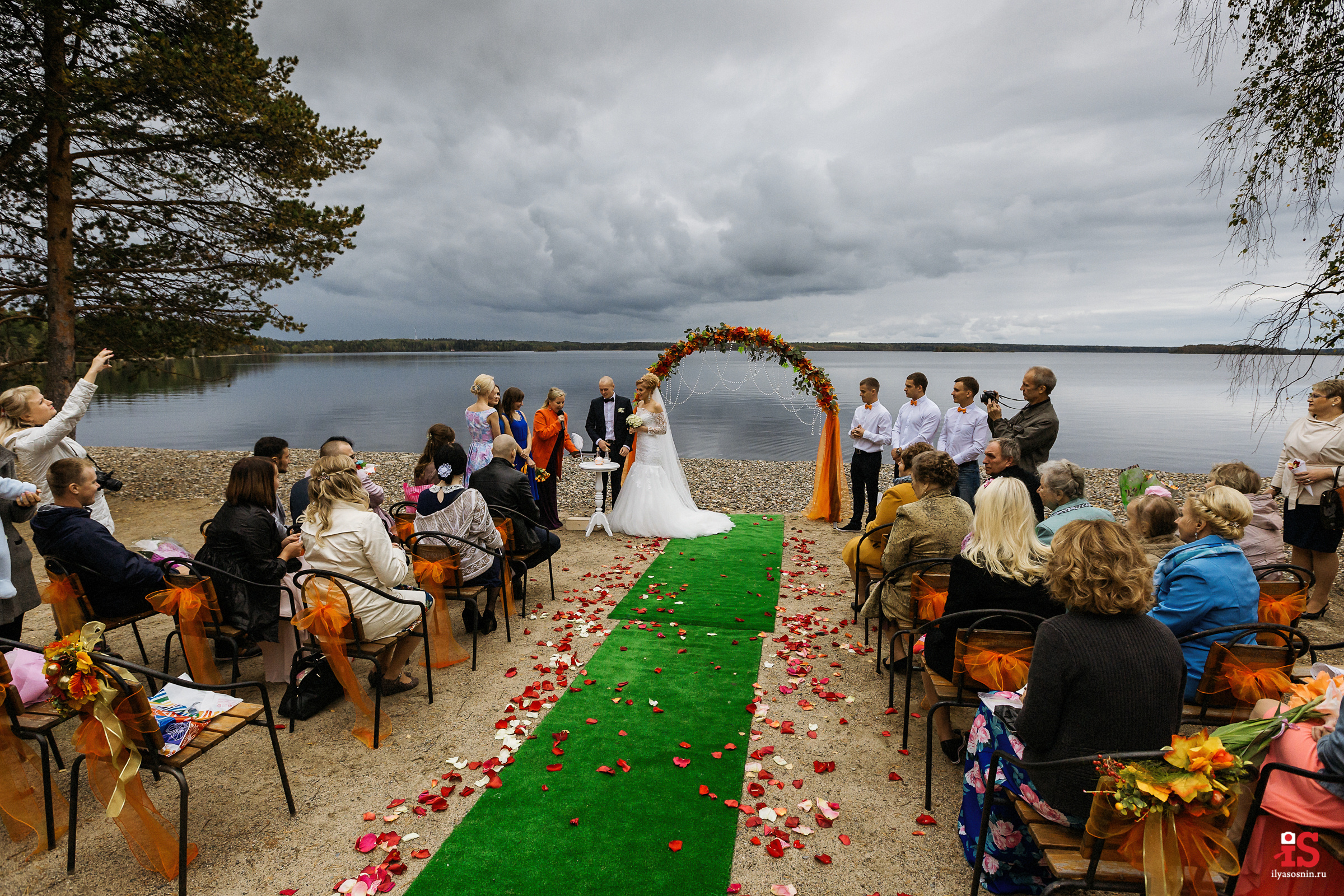 Фотограф на свадьбу Петрозаводск. Профессиональный фотограф Петрозаводск Илья Соснин