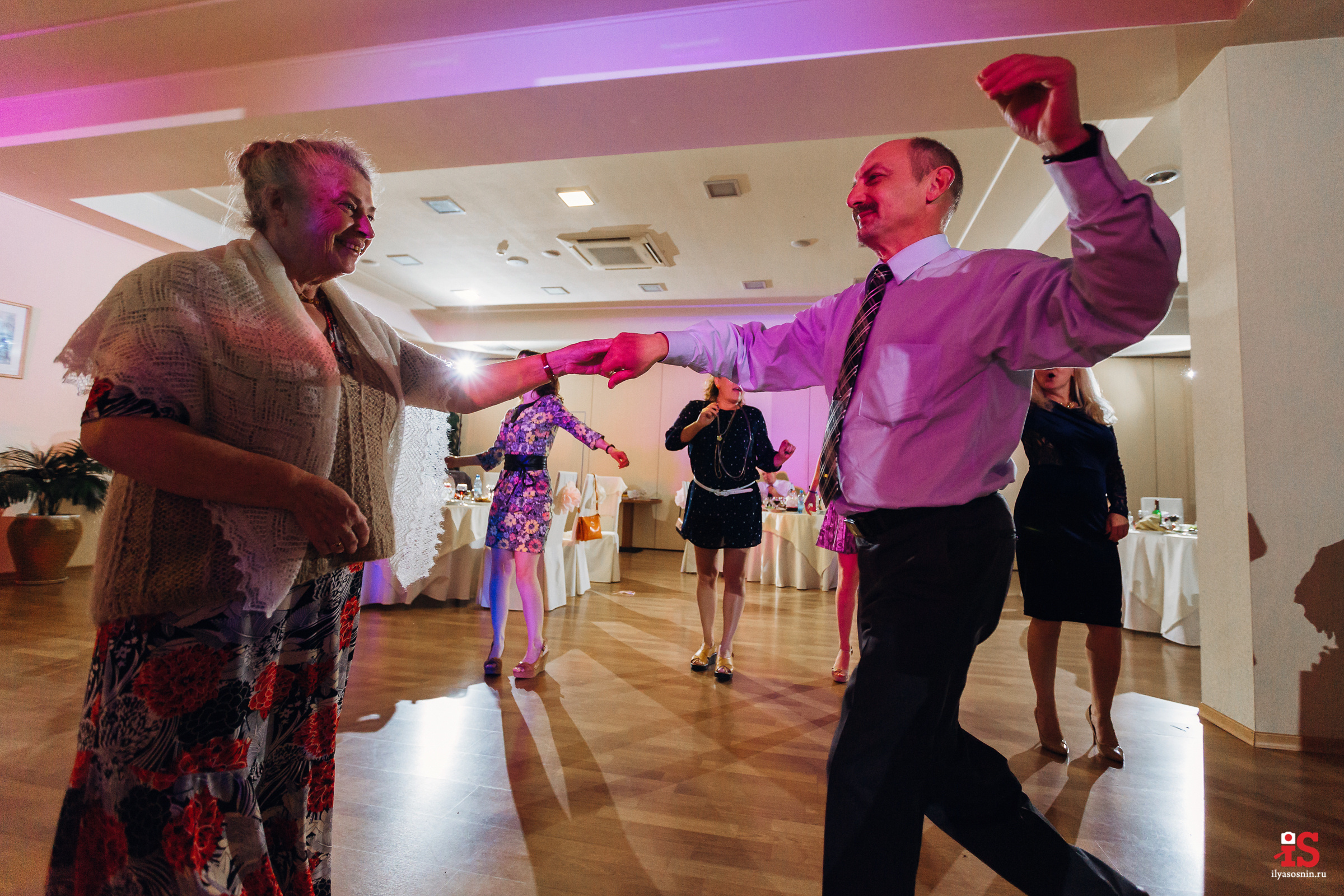 Свадебный фотограф Птз. Профессиональный фотограф Петрозаводск Илья Соснин