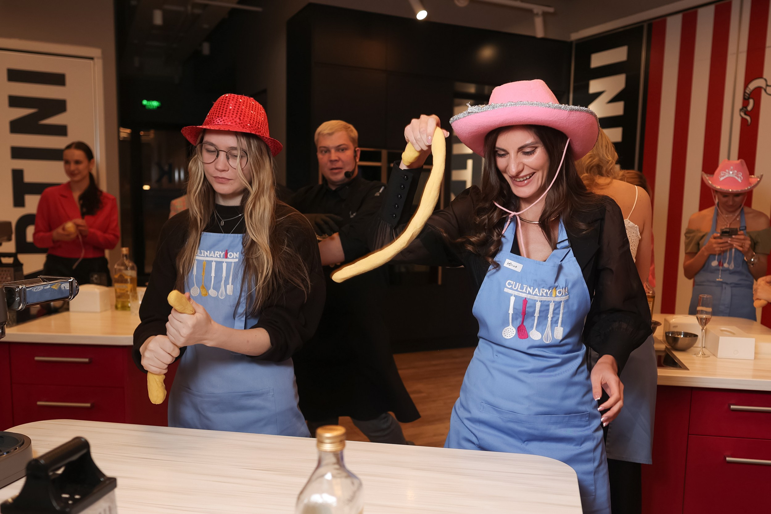 Вечеринка 8 марта в EventyOn. Репортажный фотограф видеограф в Москве Ольга Плаксина